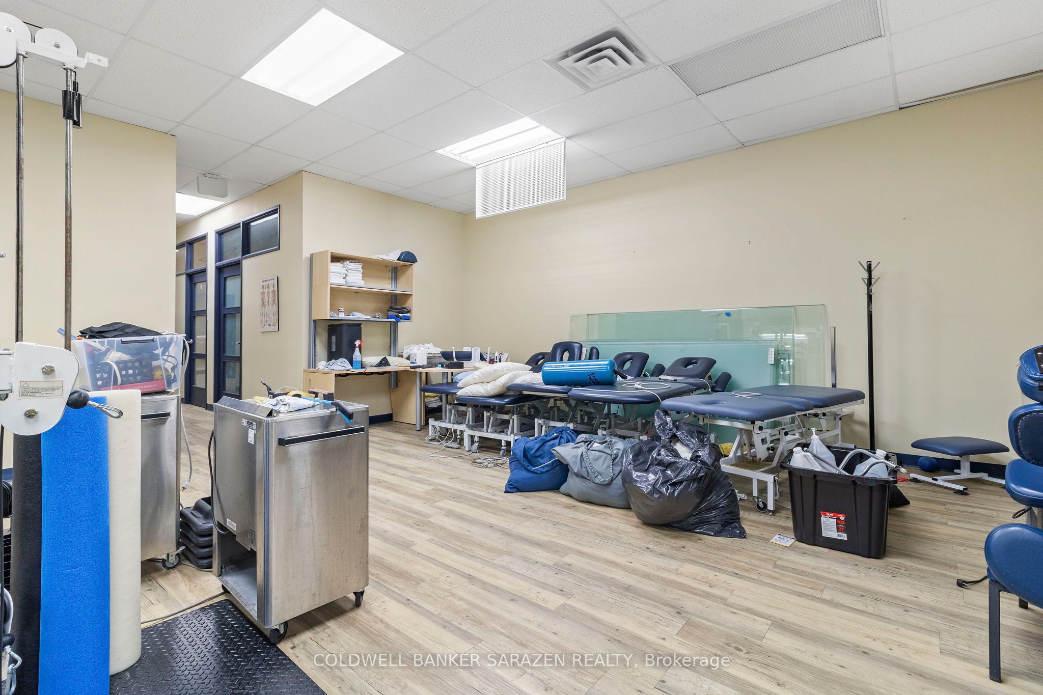 18 King St W Property Photo 9