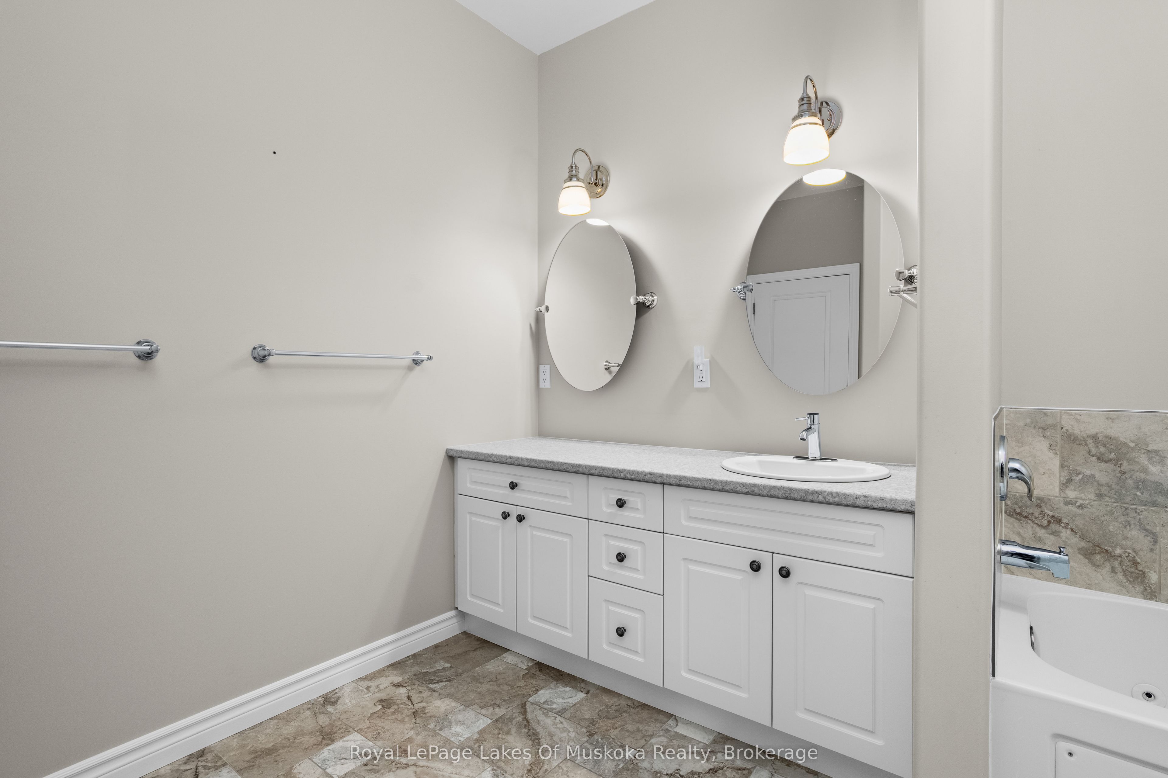 5 Jordan Lane 8 Property Photo 17