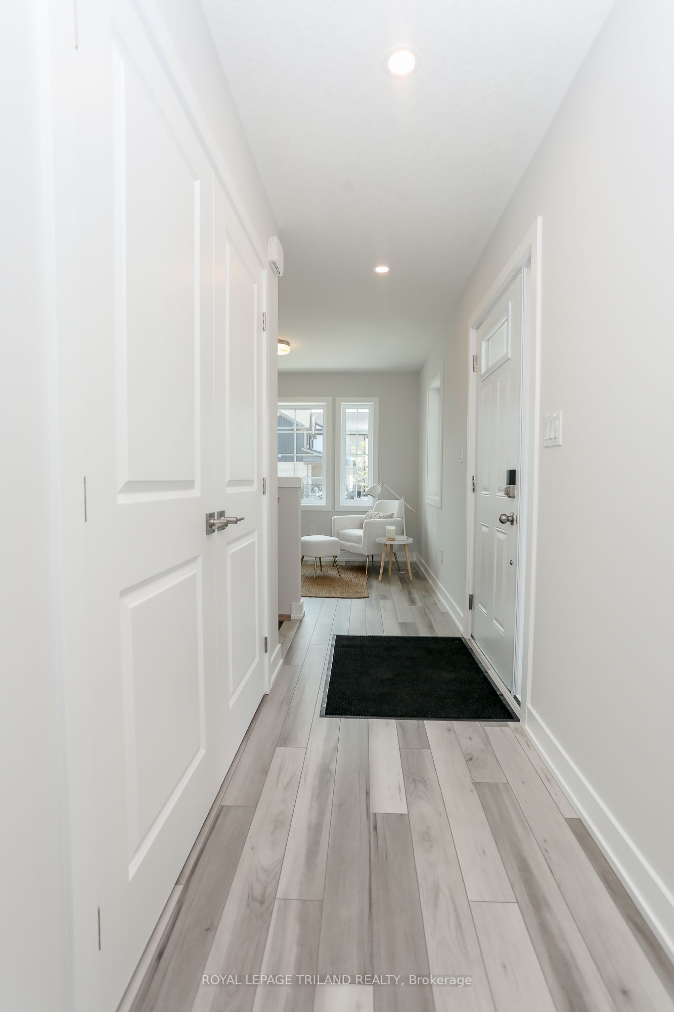 67 Harrow Ln Property Photo 9