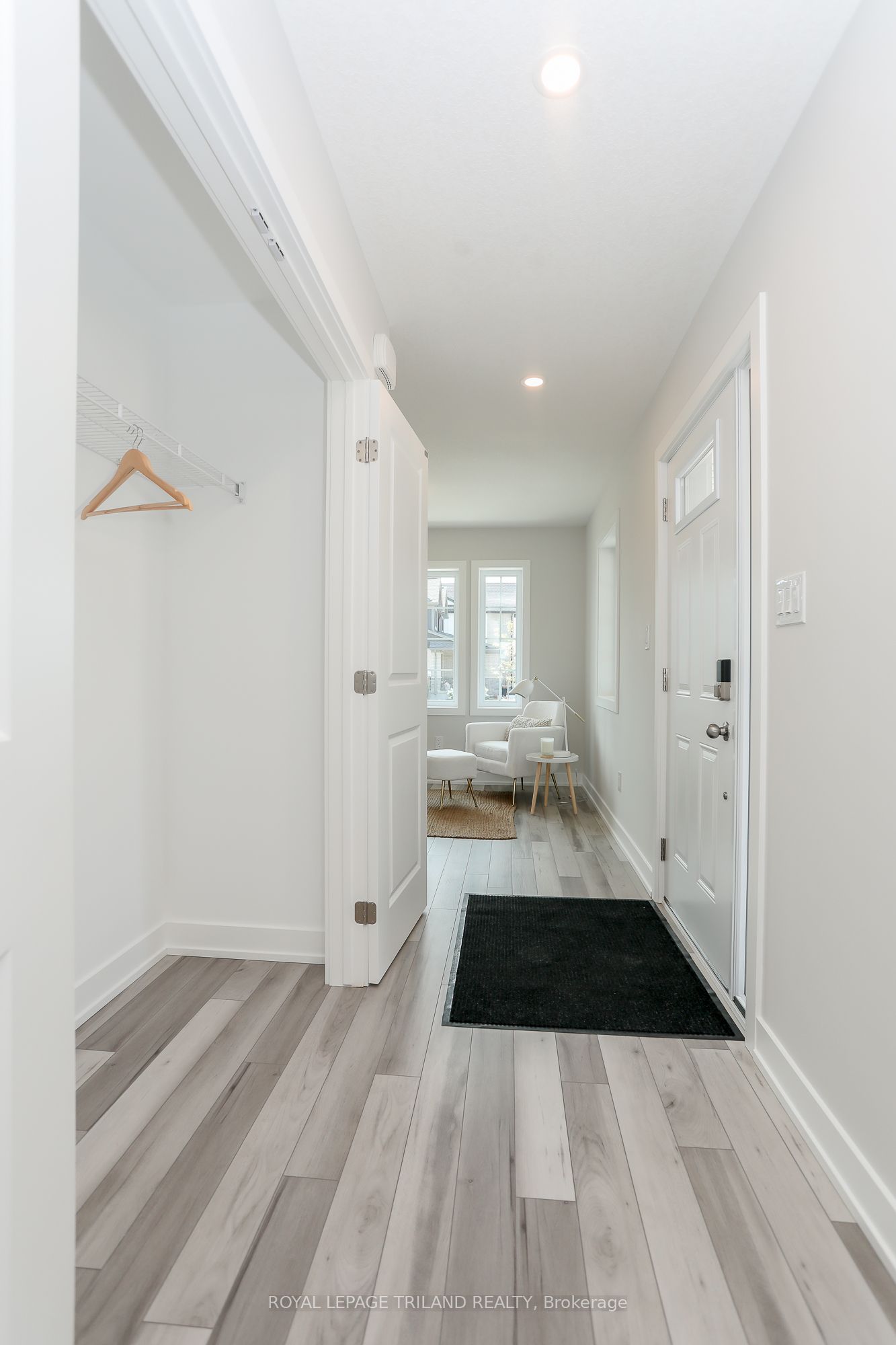 67 Harrow Ln Property Photo 10