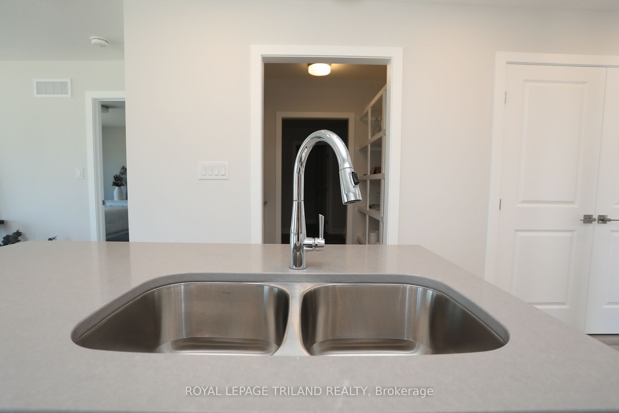 67 Harrow Ln Property Photo 18