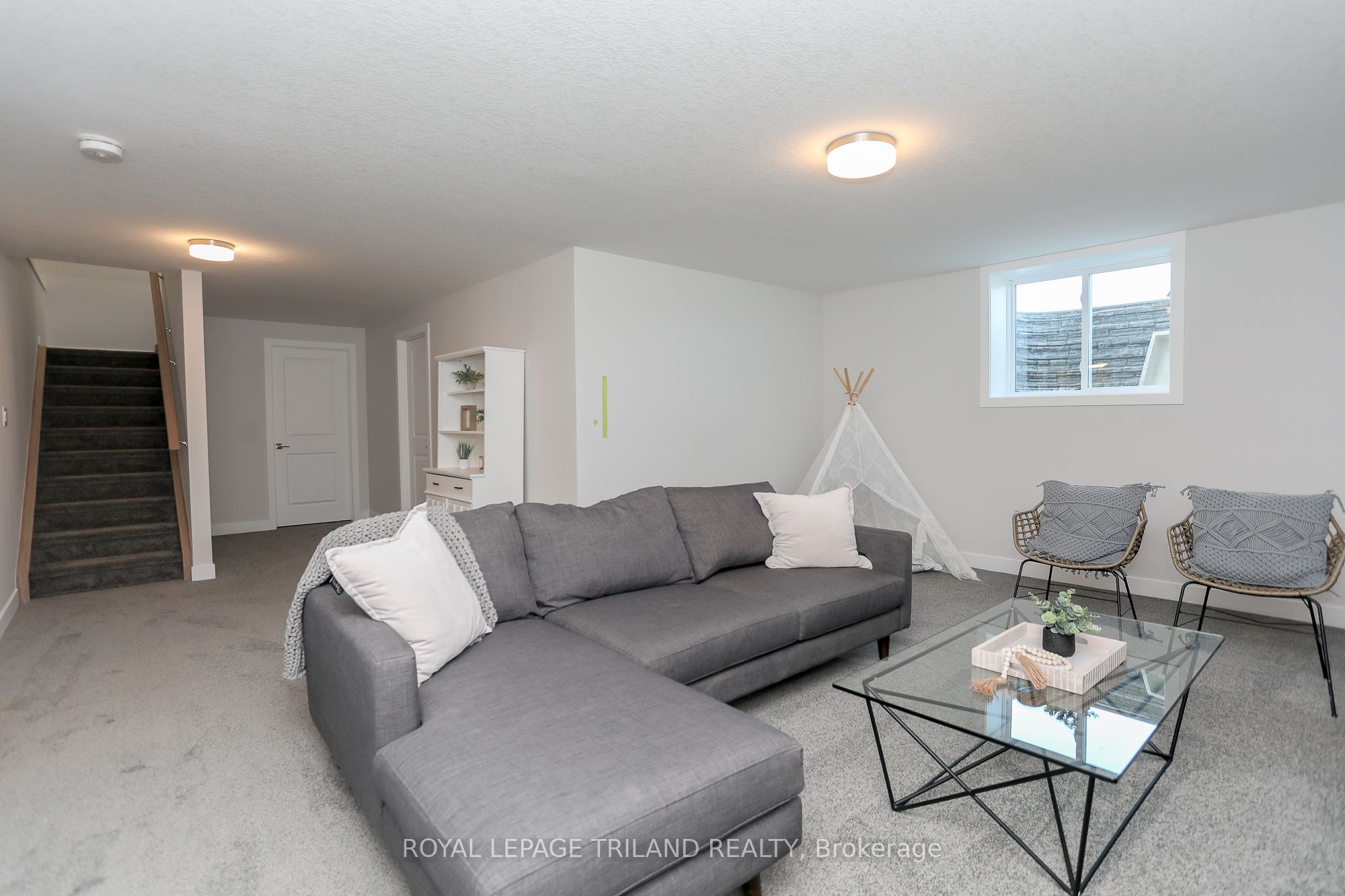 67 Harrow Ln Property Photo 40