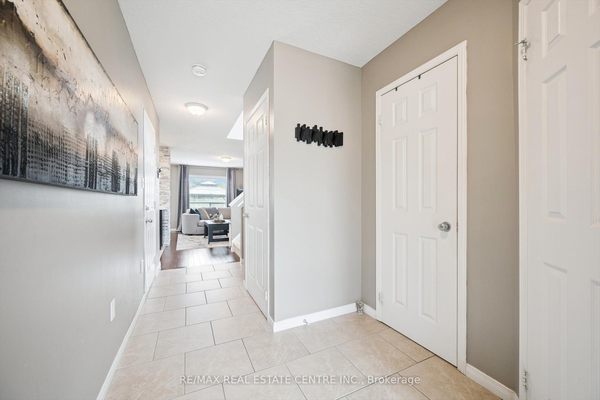 394 Sauve Crescent Property Photo 6