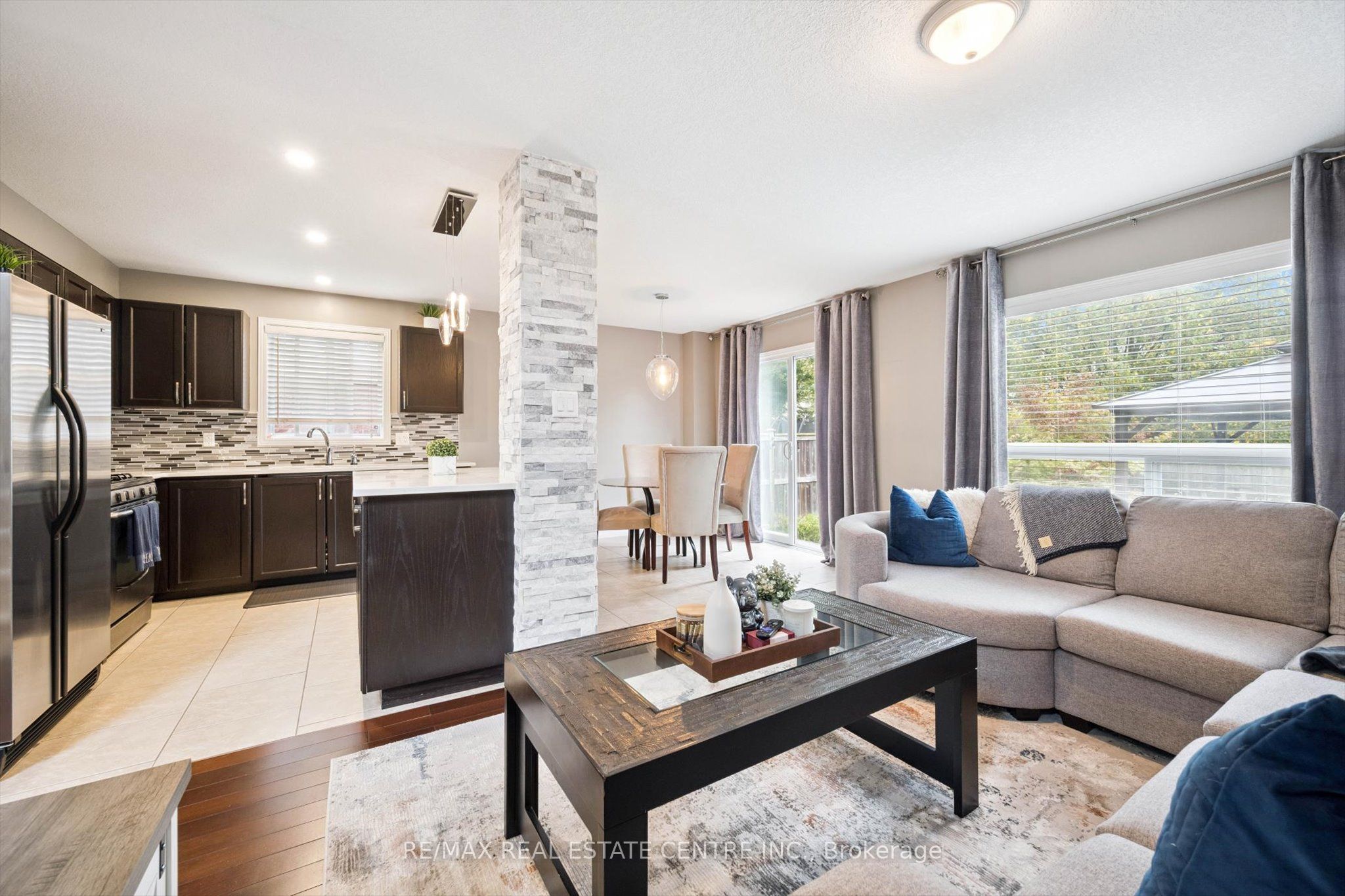 394 Sauve Crescent Property Photo 8