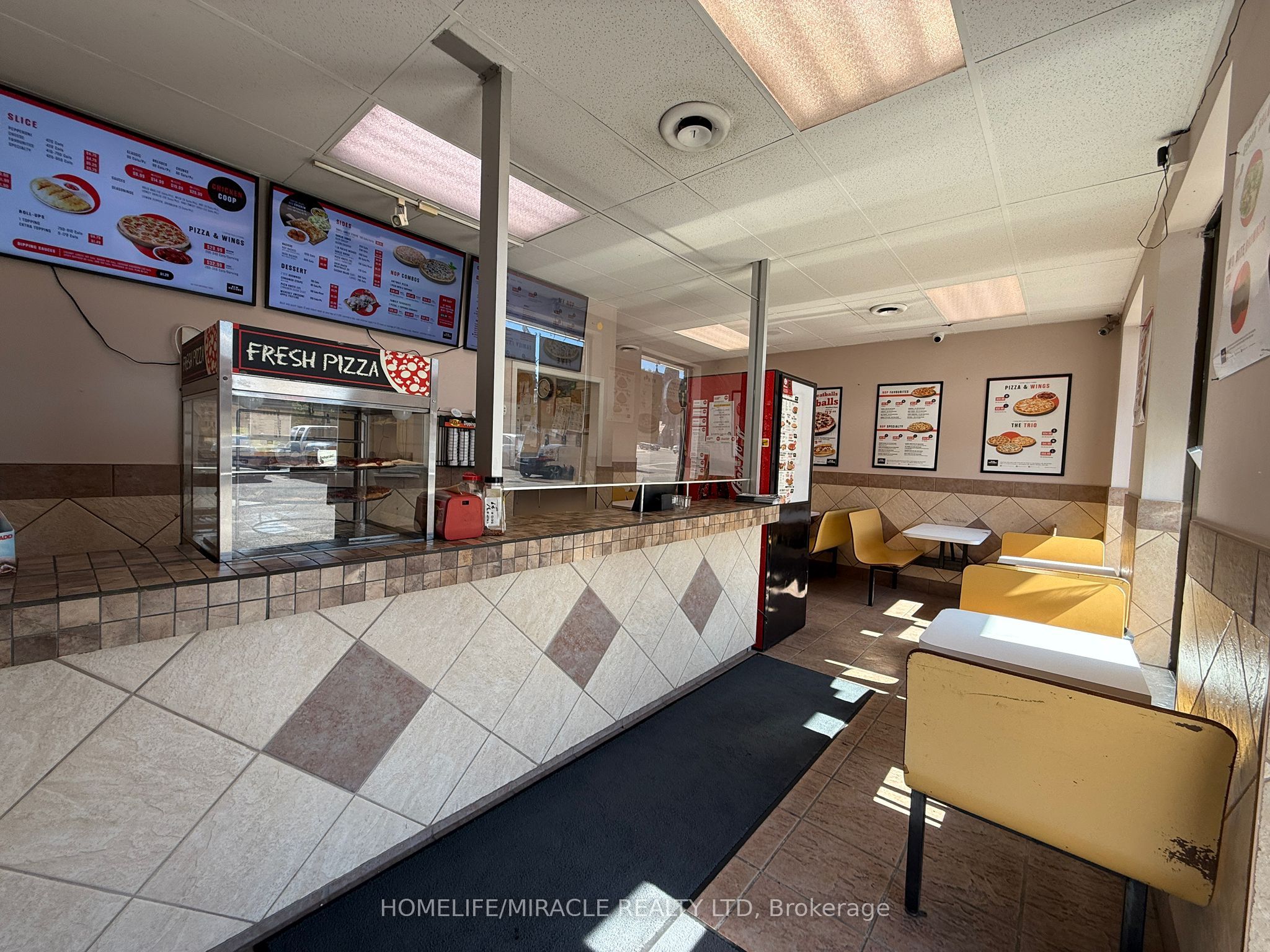 33 Colborne St S Property Photo 2