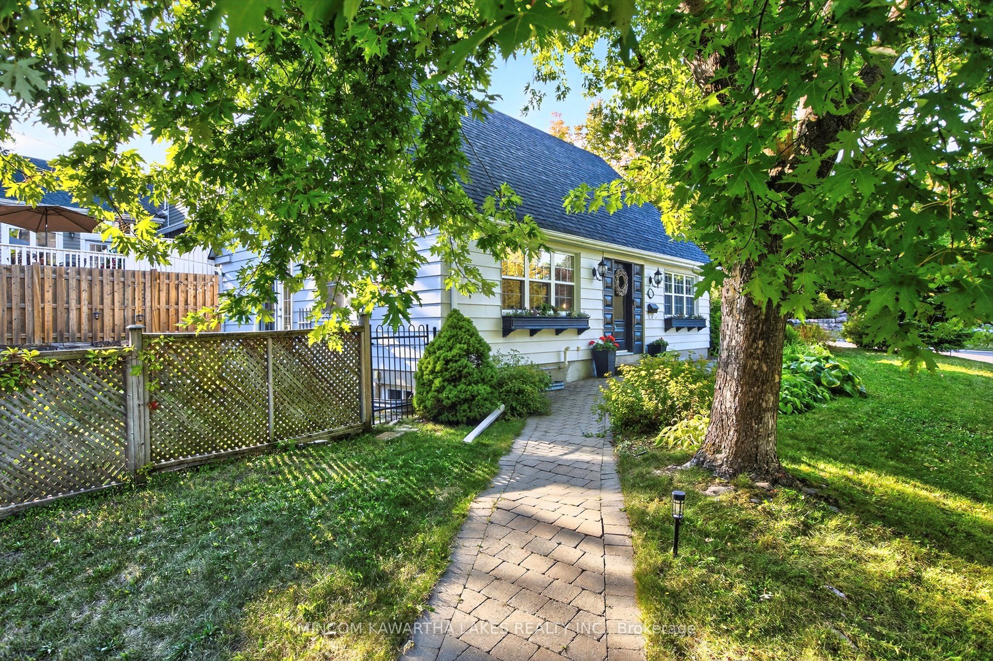 375 Albertus Avenue Property Photo 3