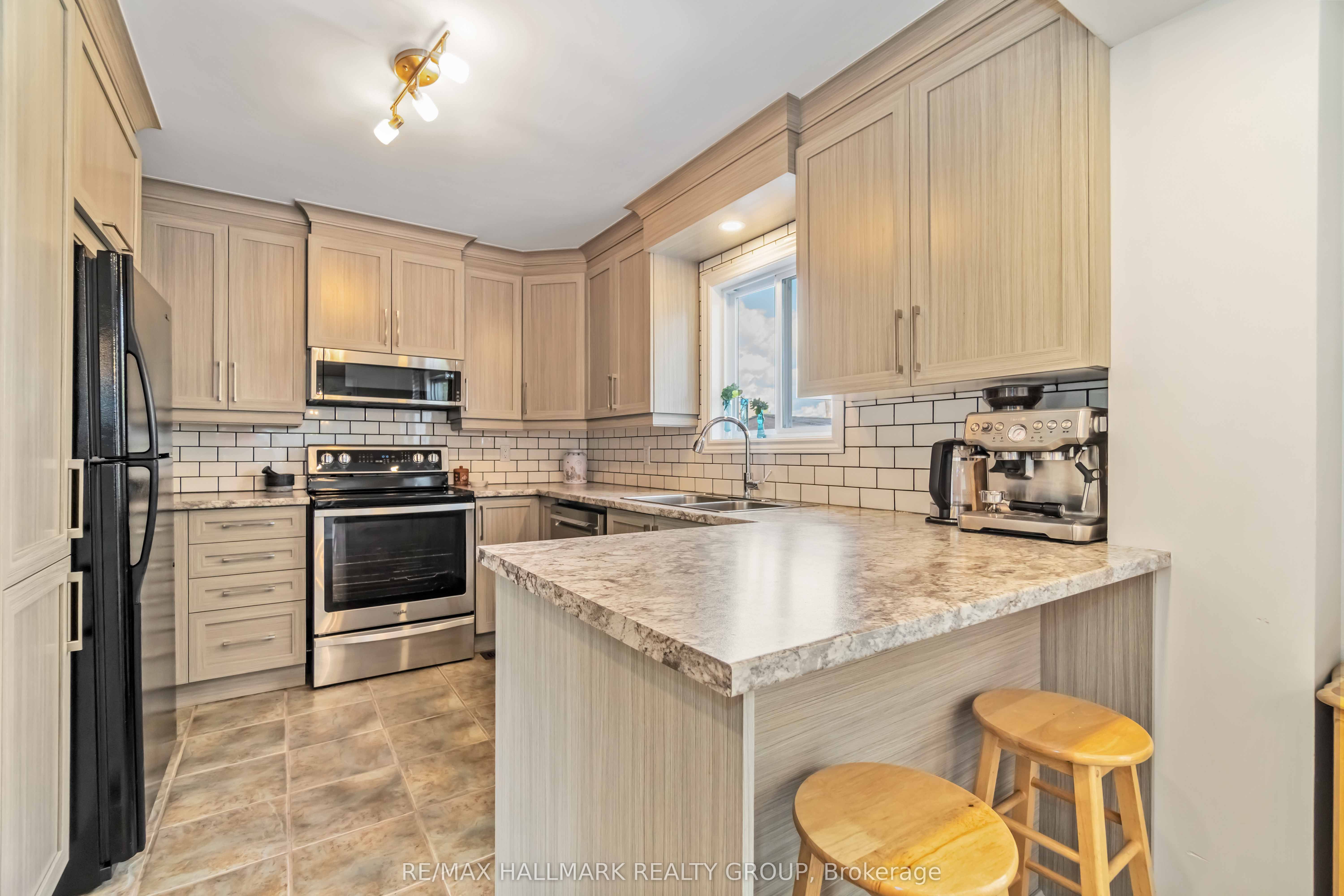 835 Powers Street Property Photo 9