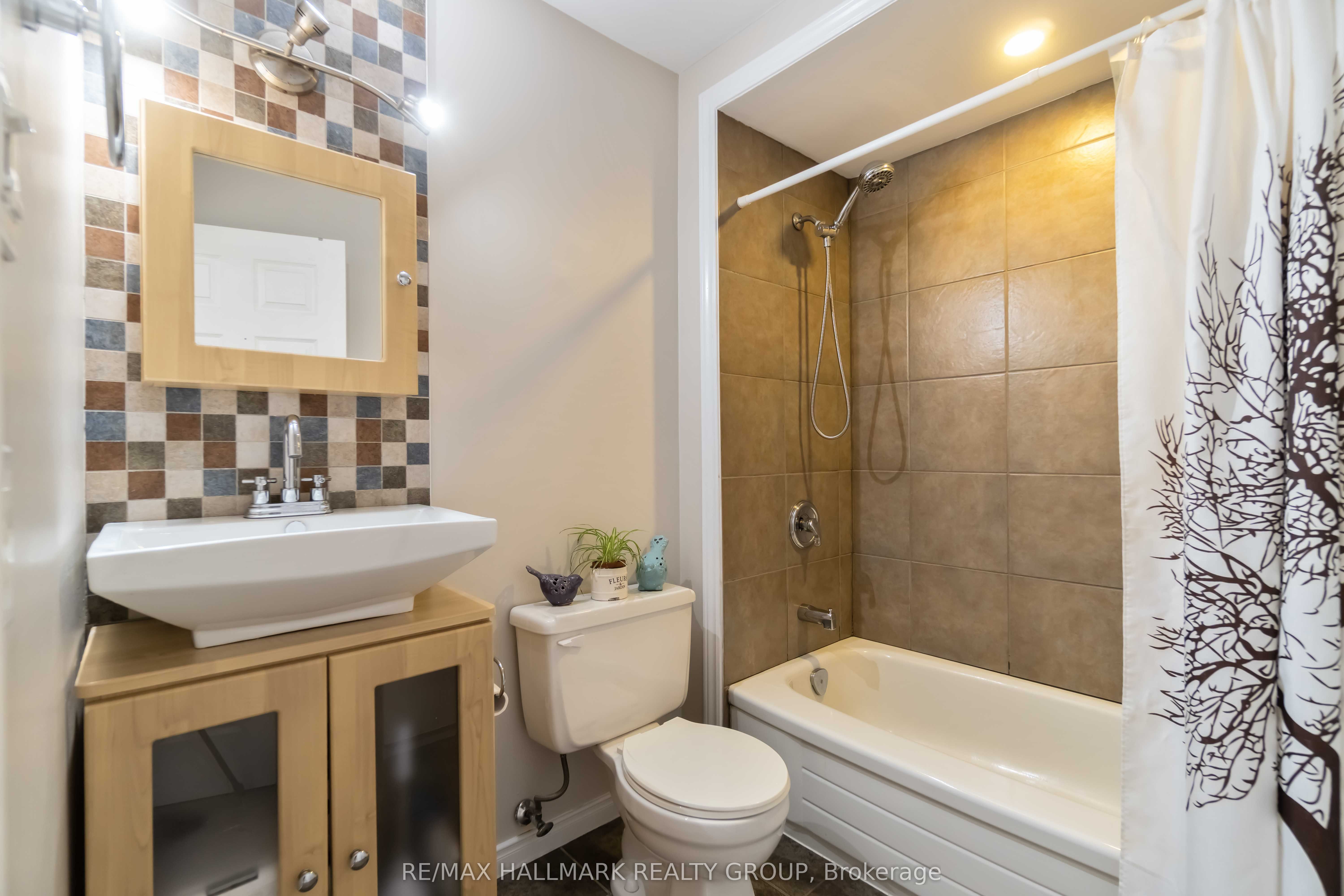 835 Powers Street Property Photo 20