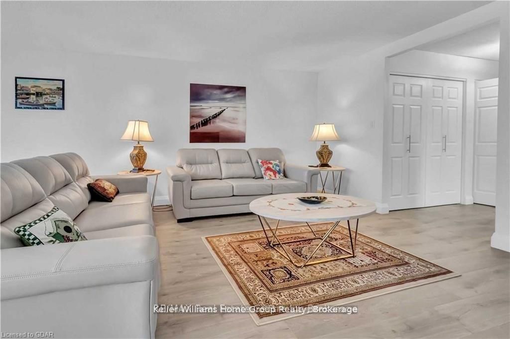 358 Waterloo Ave Property Photo 10