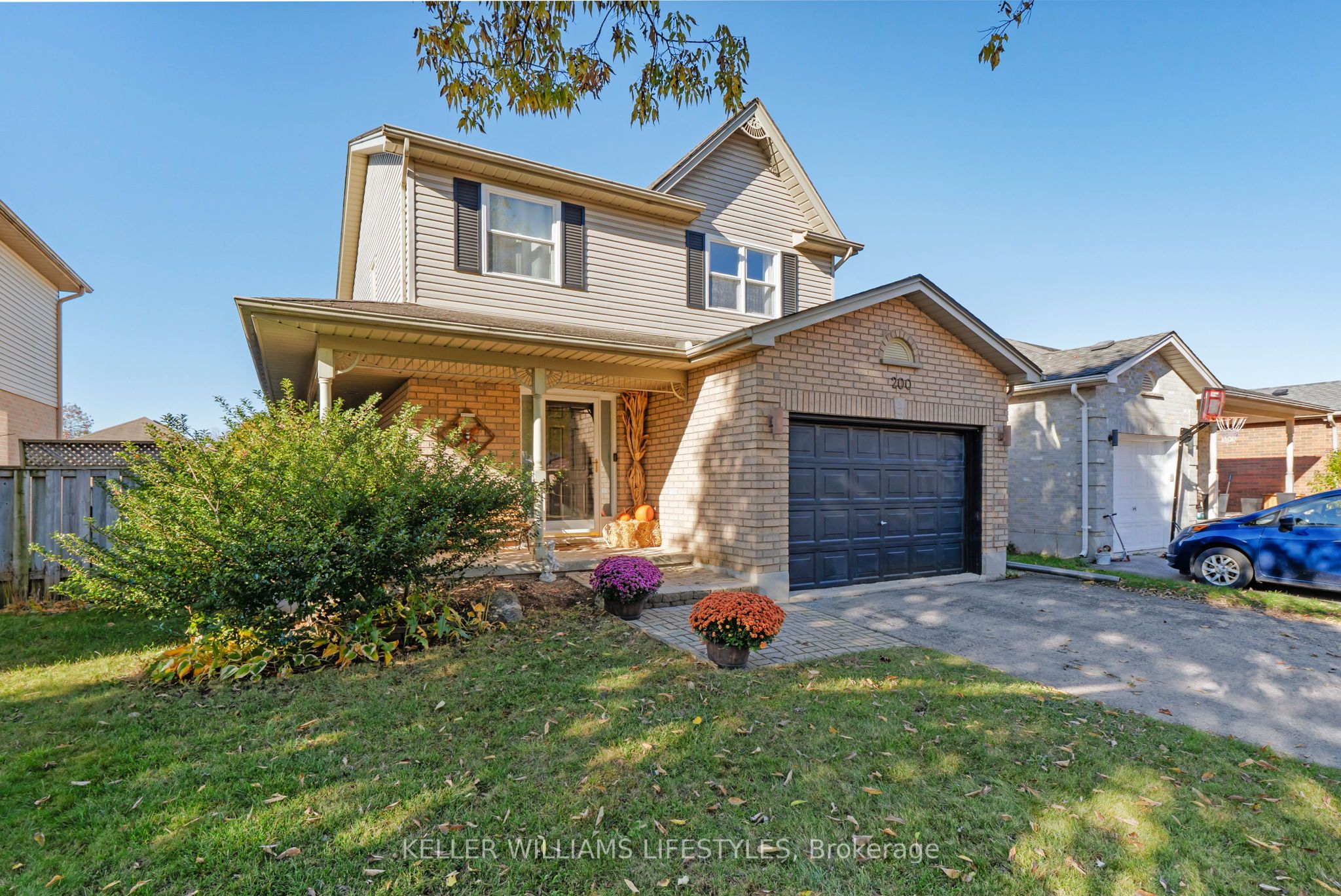 200 Bournemouth Dr Property Photo 3