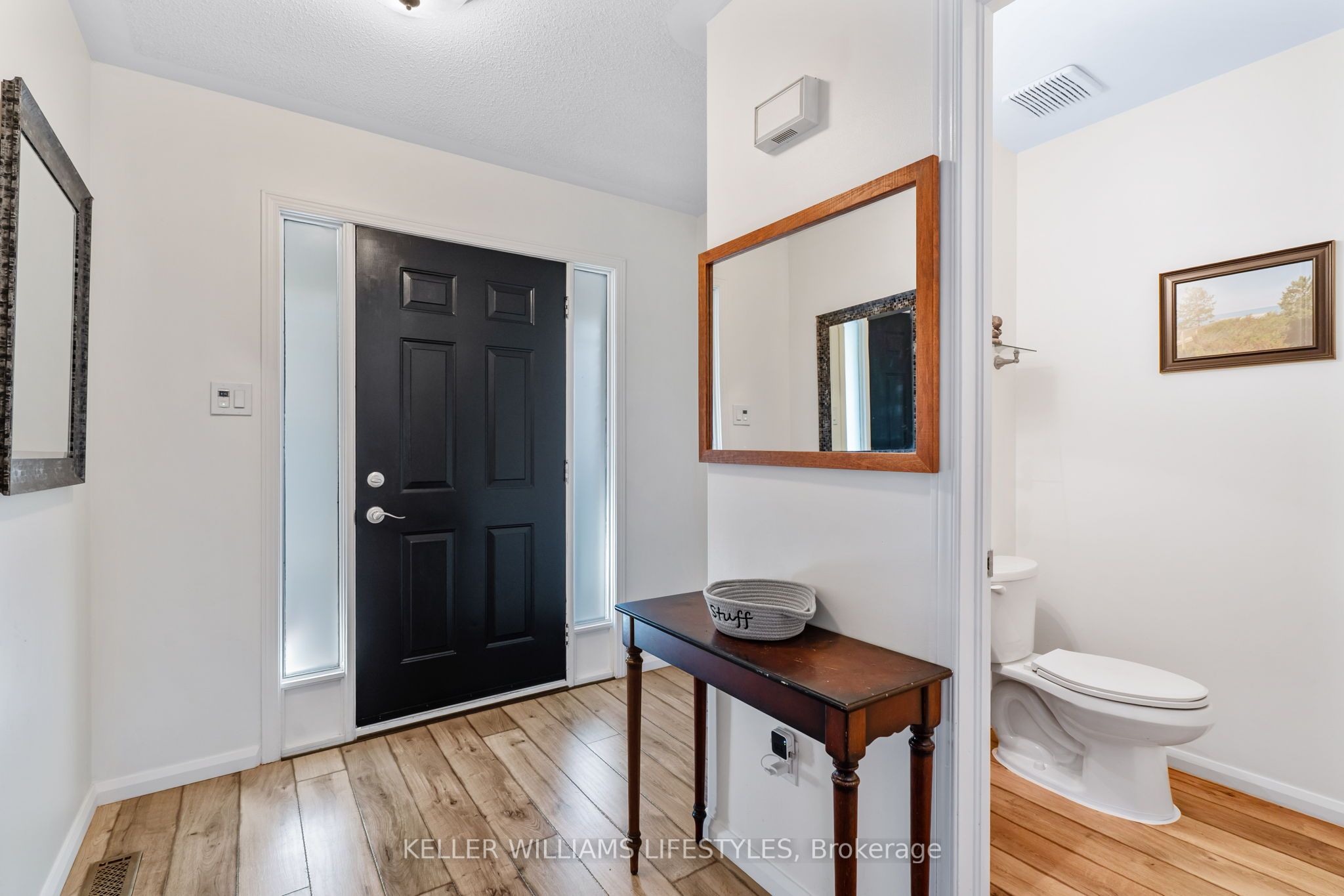 200 Bournemouth Dr Property Photo 5