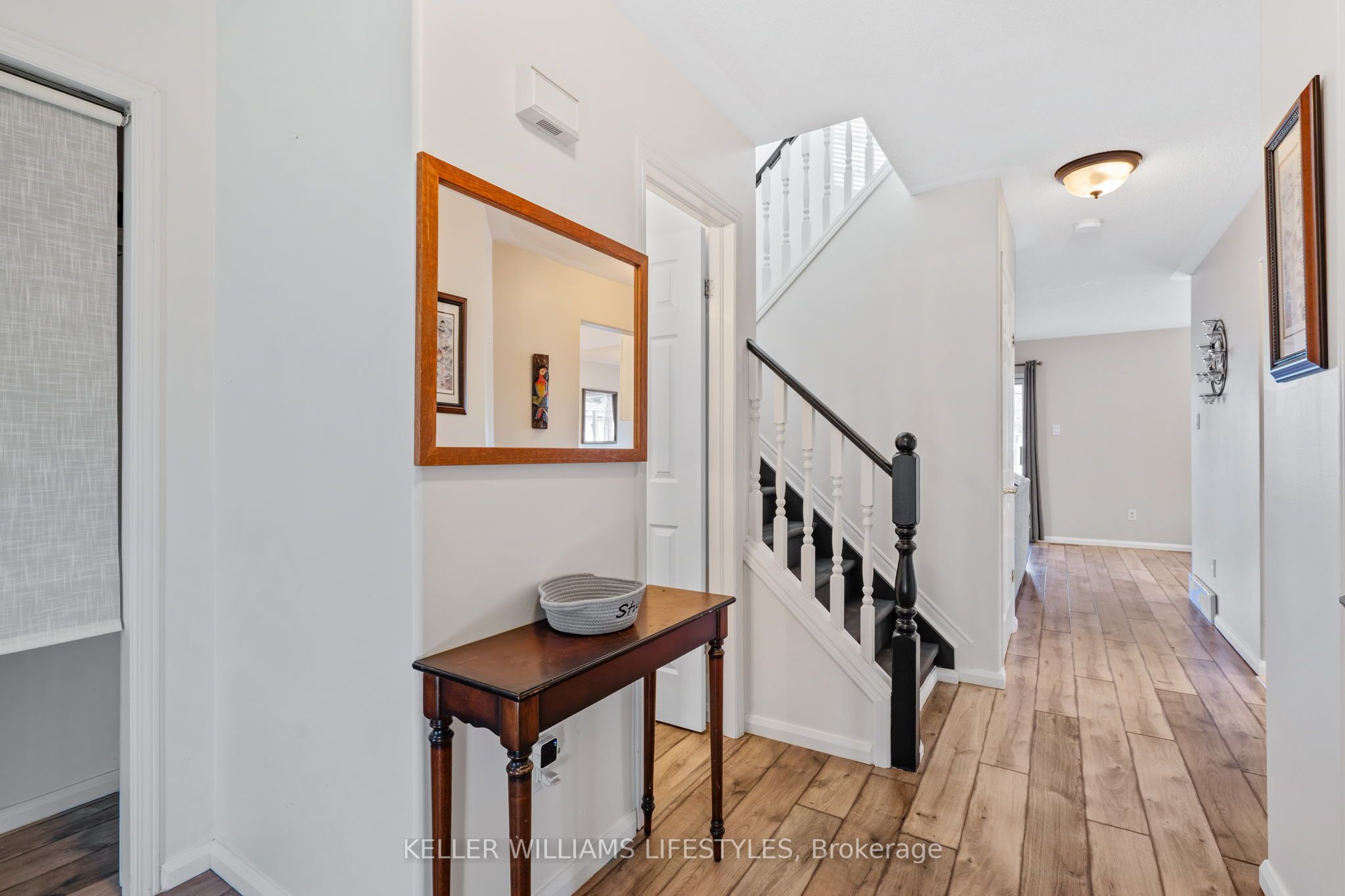 200 Bournemouth Dr Property Photo 6