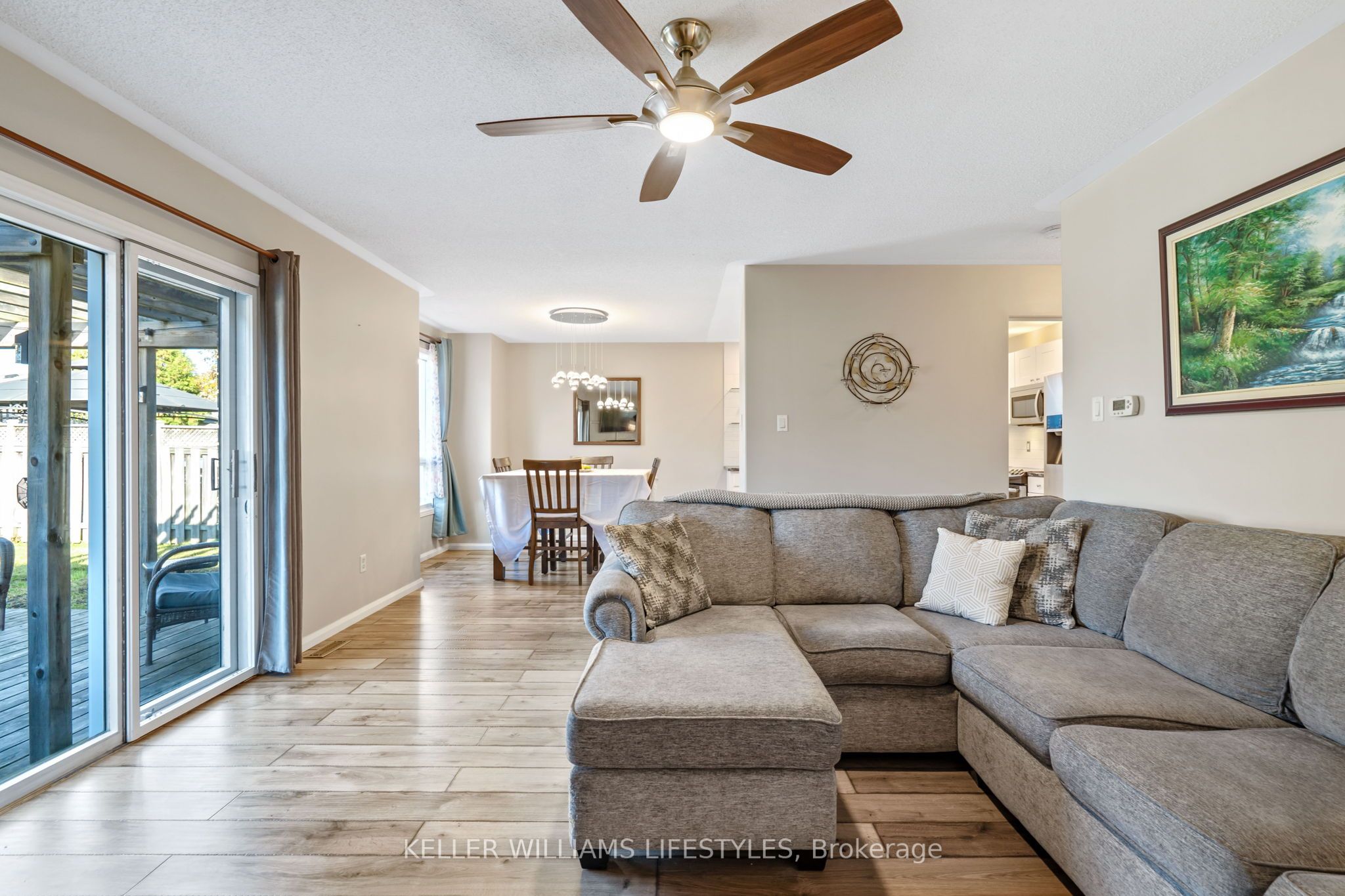 200 Bournemouth Dr Property Photo 11