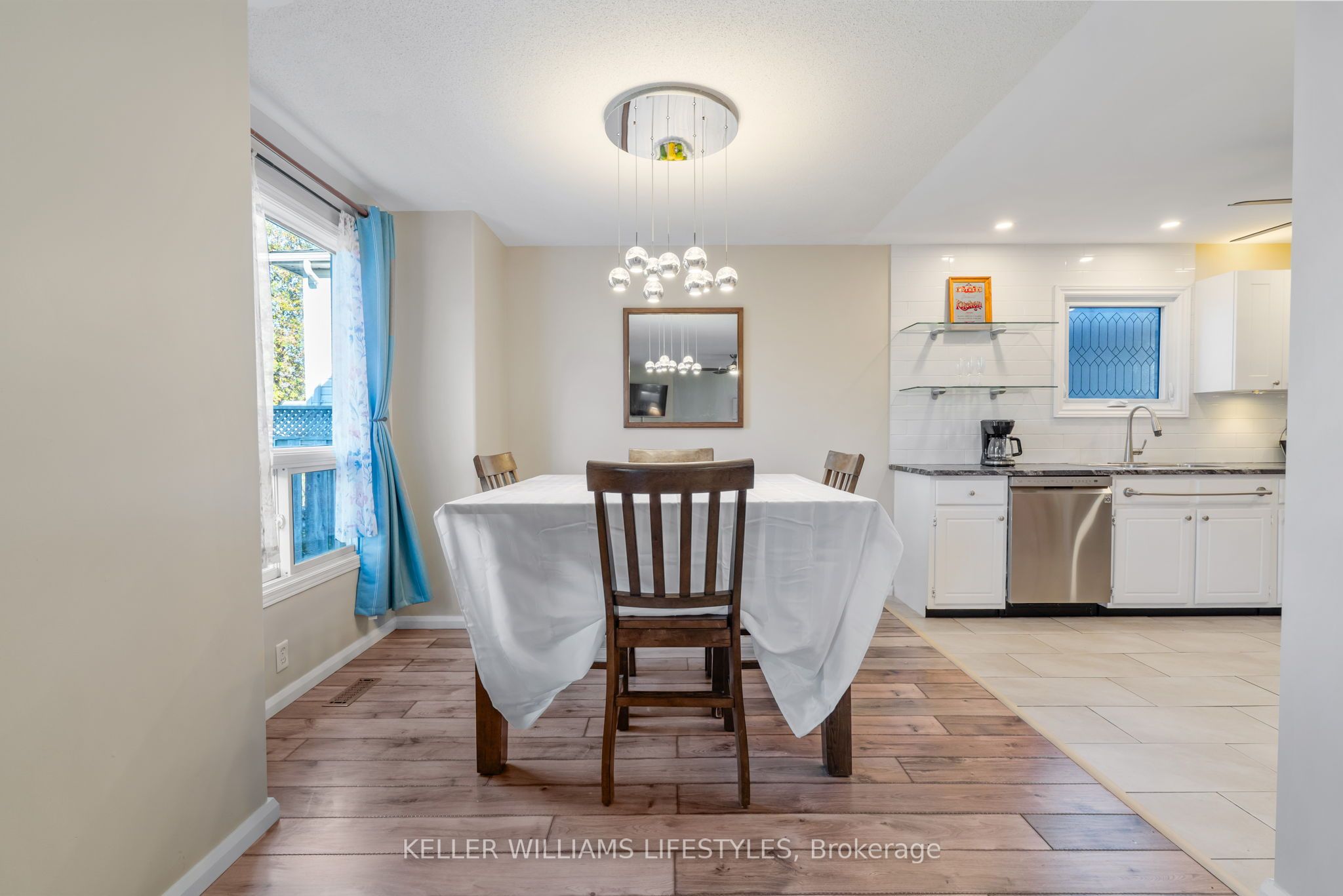 200 Bournemouth Dr Property Photo 12