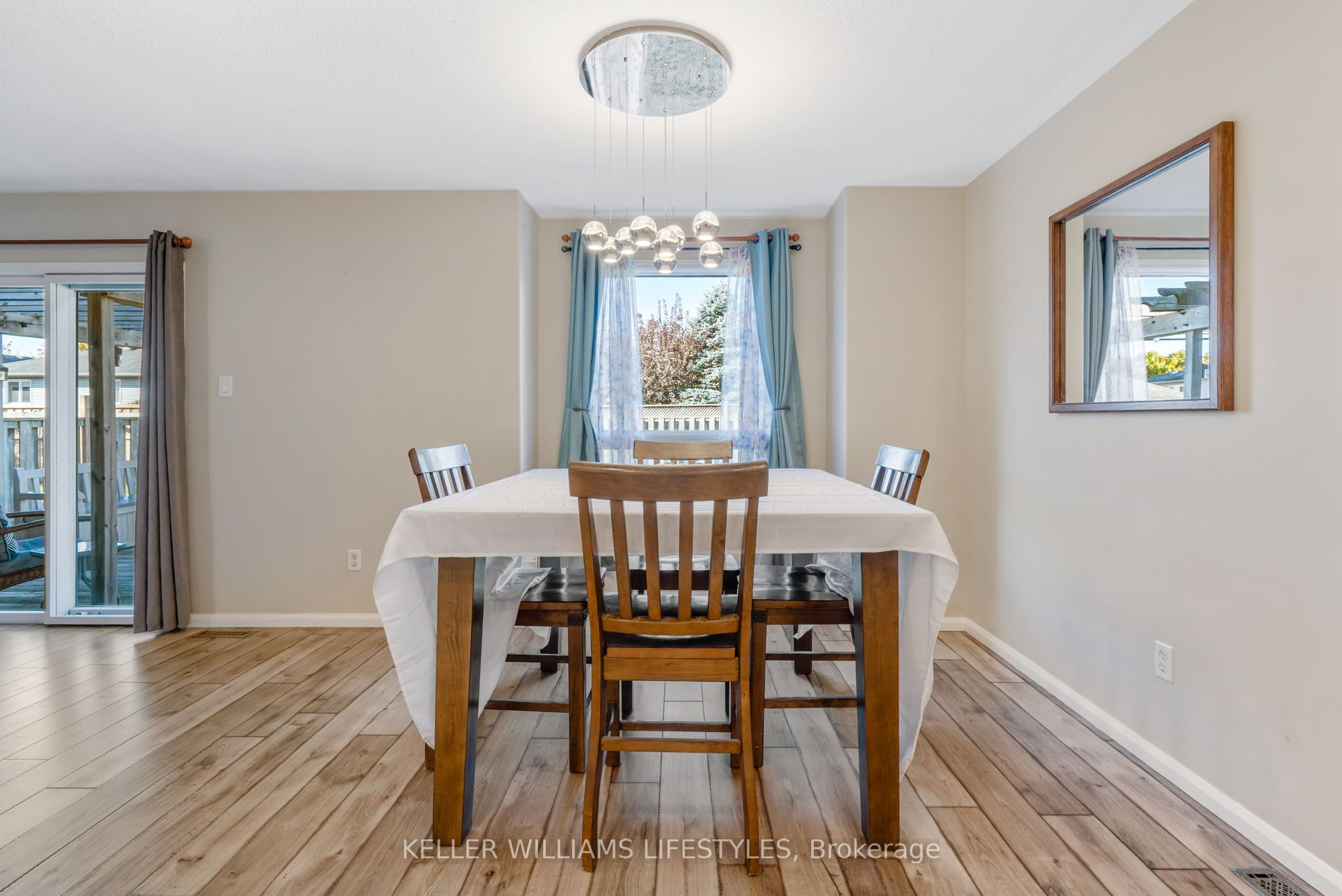 200 Bournemouth Dr Property Photo 13