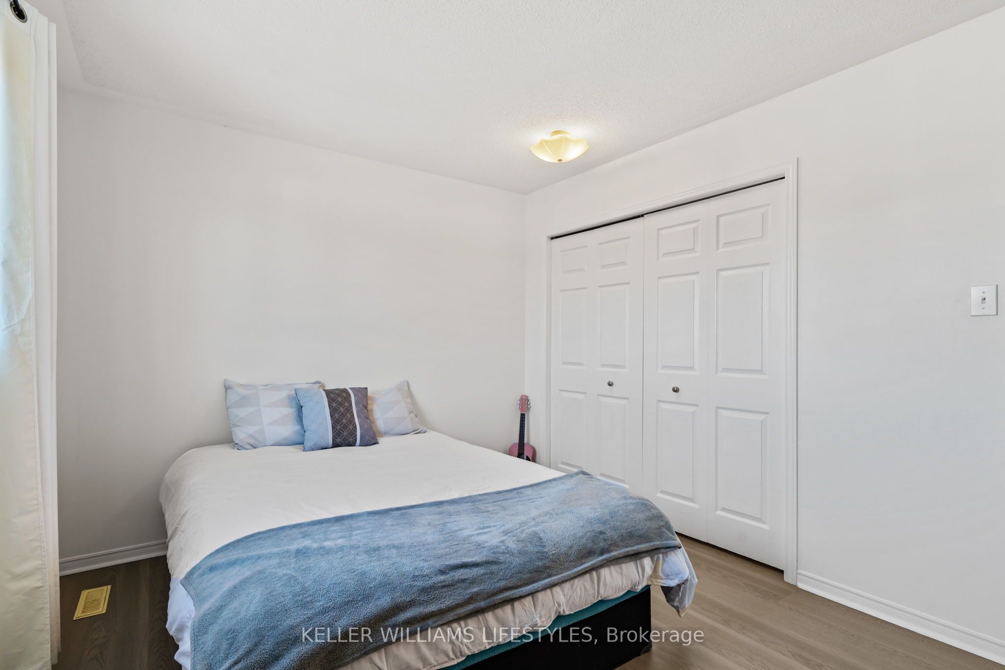 200 Bournemouth Dr Property Photo 29