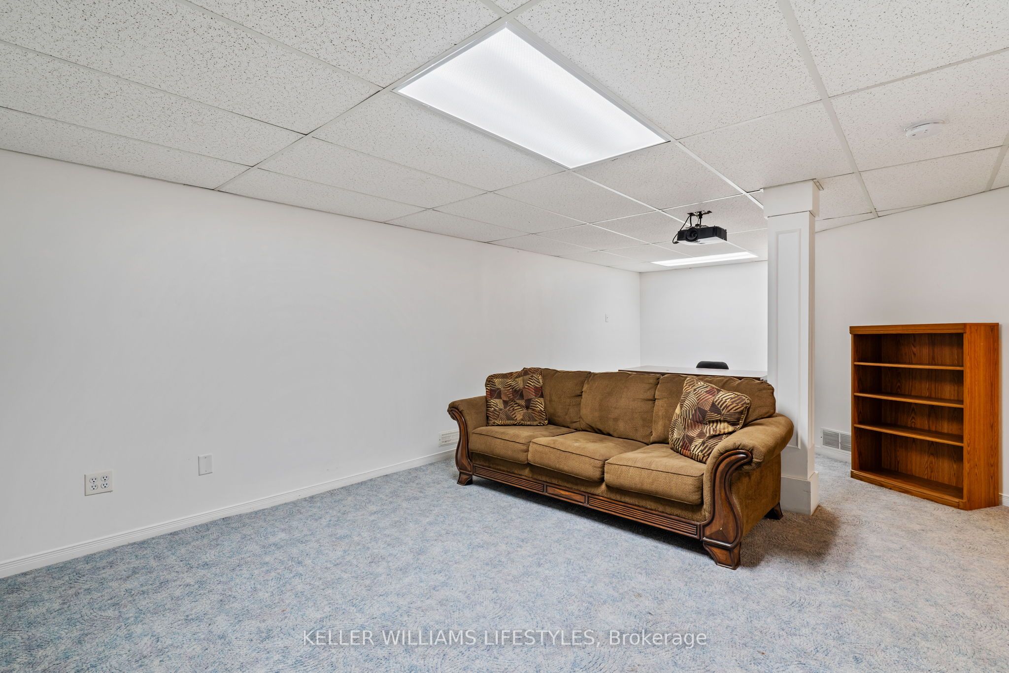 200 Bournemouth Dr Property Photo 32