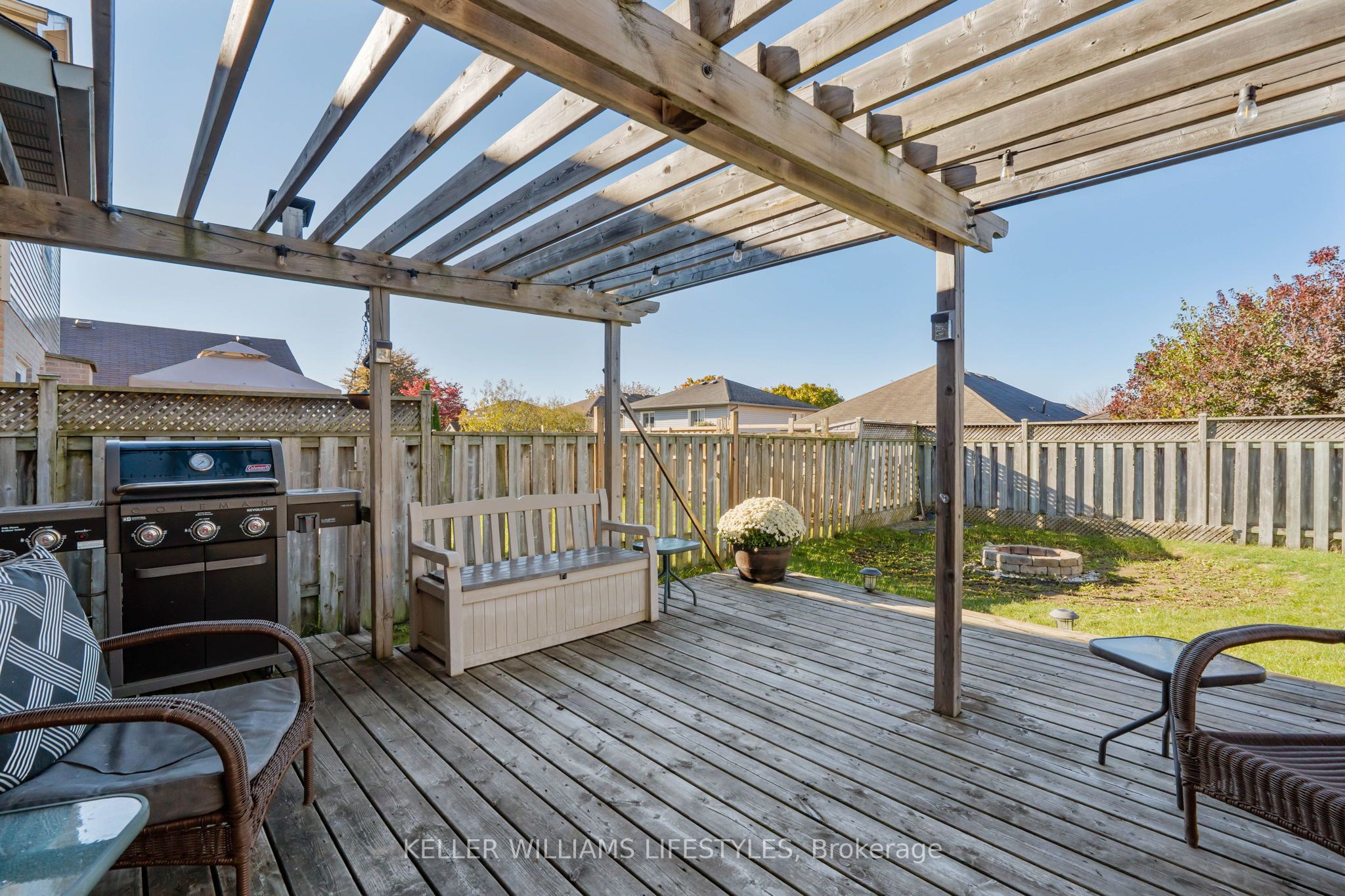 200 Bournemouth Dr Property Photo 41