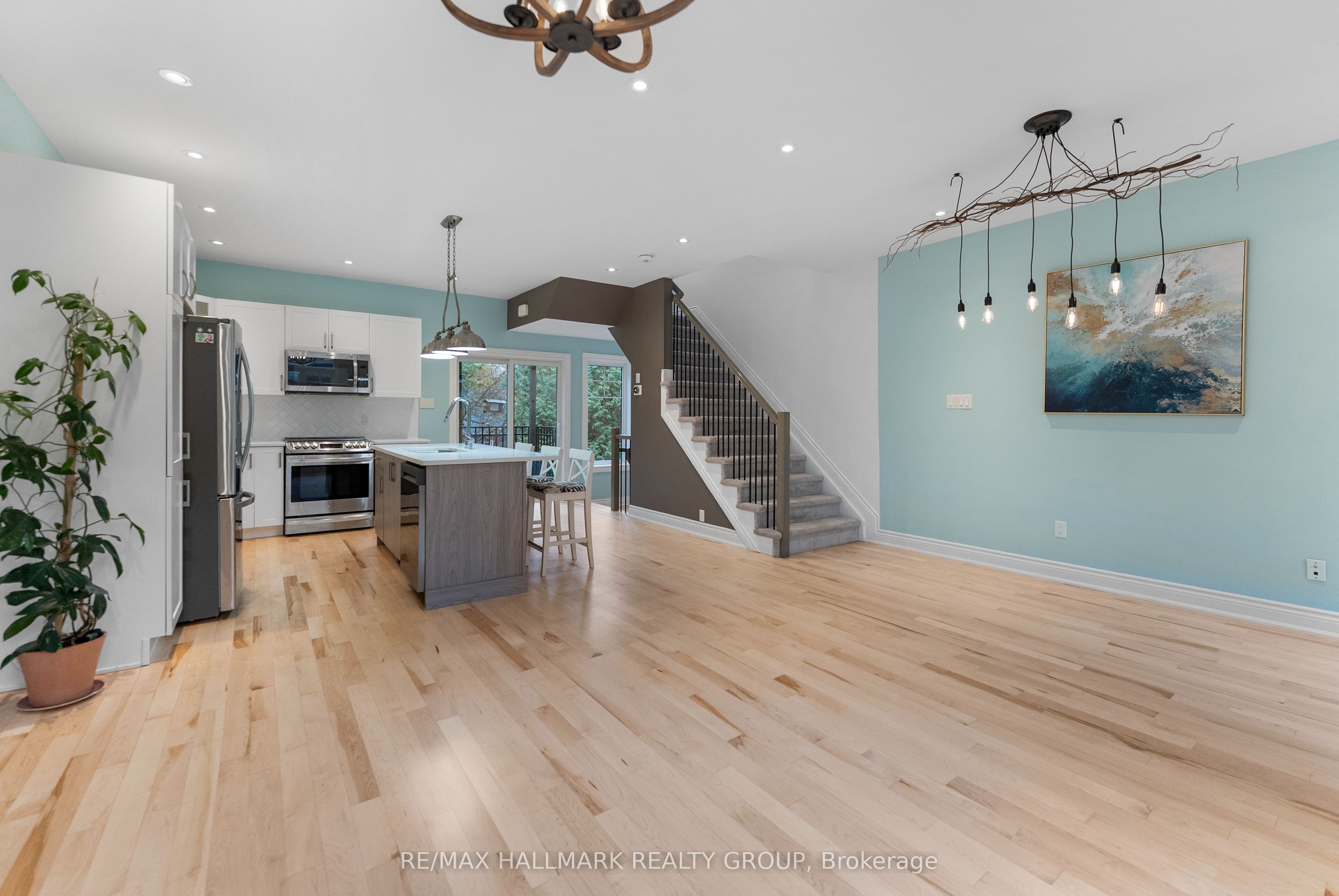 710 Reverie Priv Property Photo 6