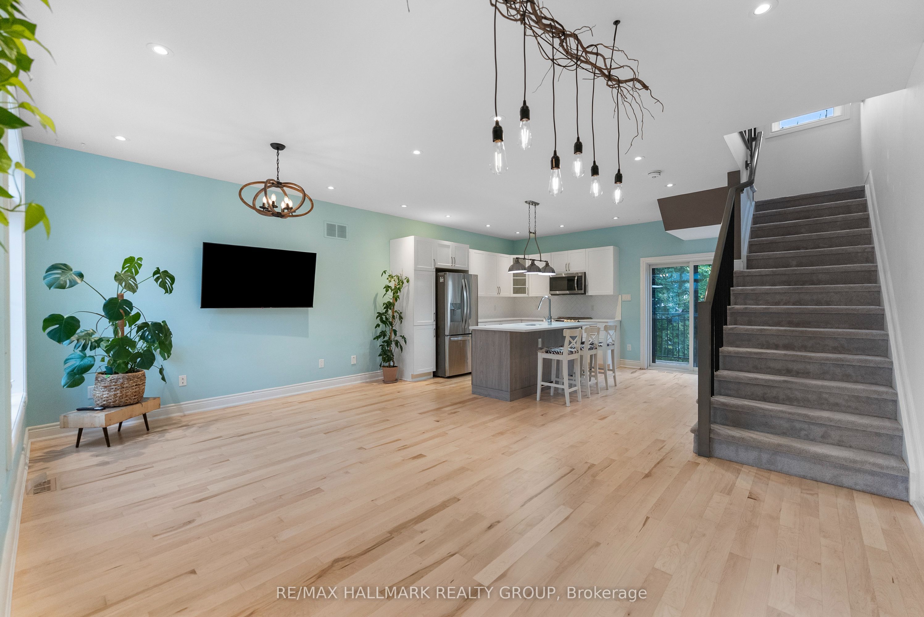 710 Reverie Priv Property Photo 9