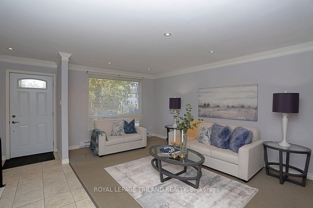 152 Monmore Rd Property Photo 2