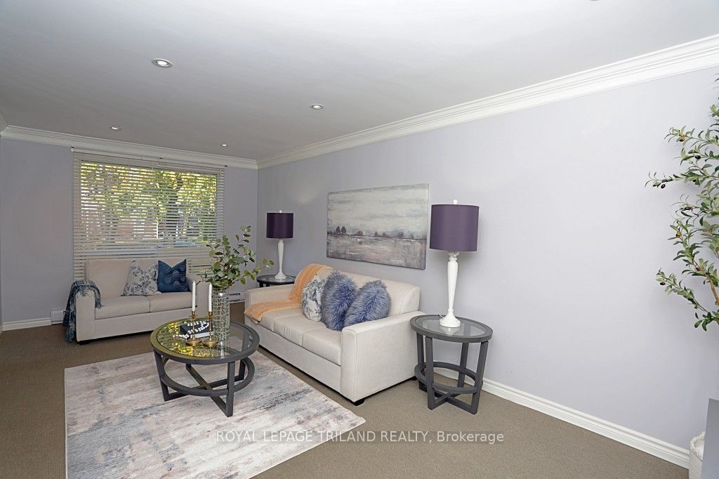 152 Monmore Rd Property Photo 3