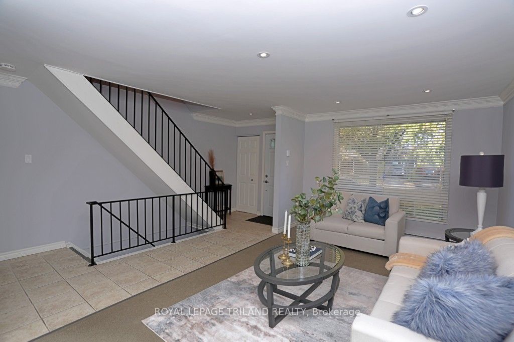 152 Monmore Rd Property Photo 5