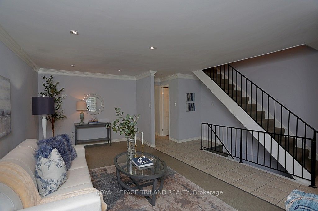 152 Monmore Rd Property Photo 6