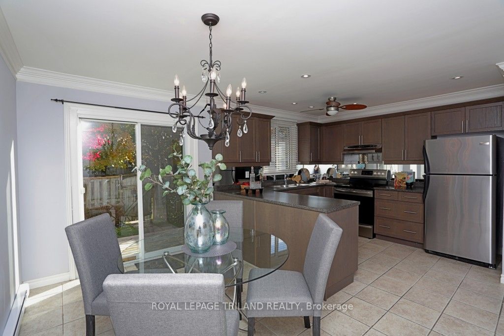 152 Monmore Rd Property Photo 8