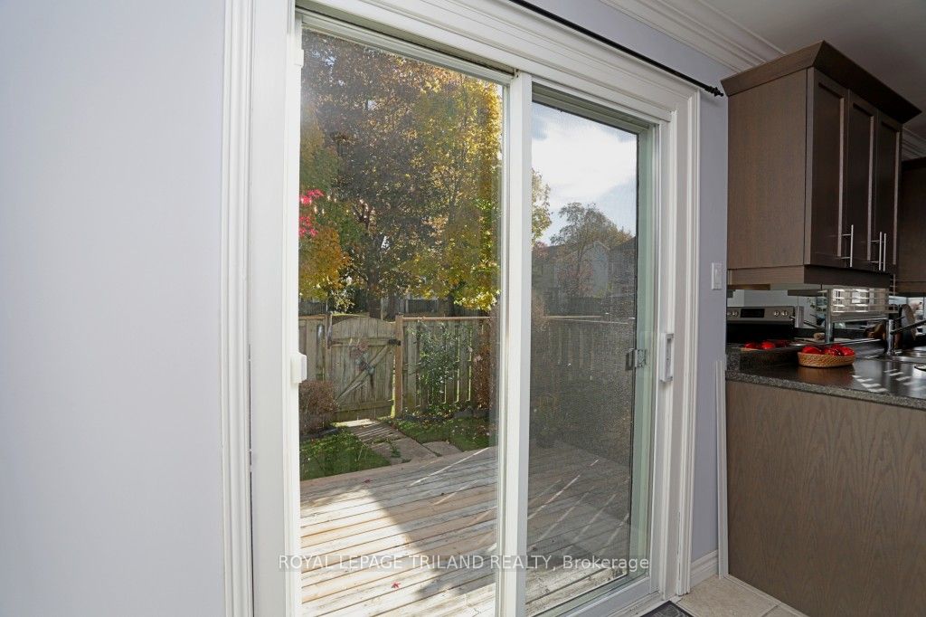 152 Monmore Rd Property Photo 9