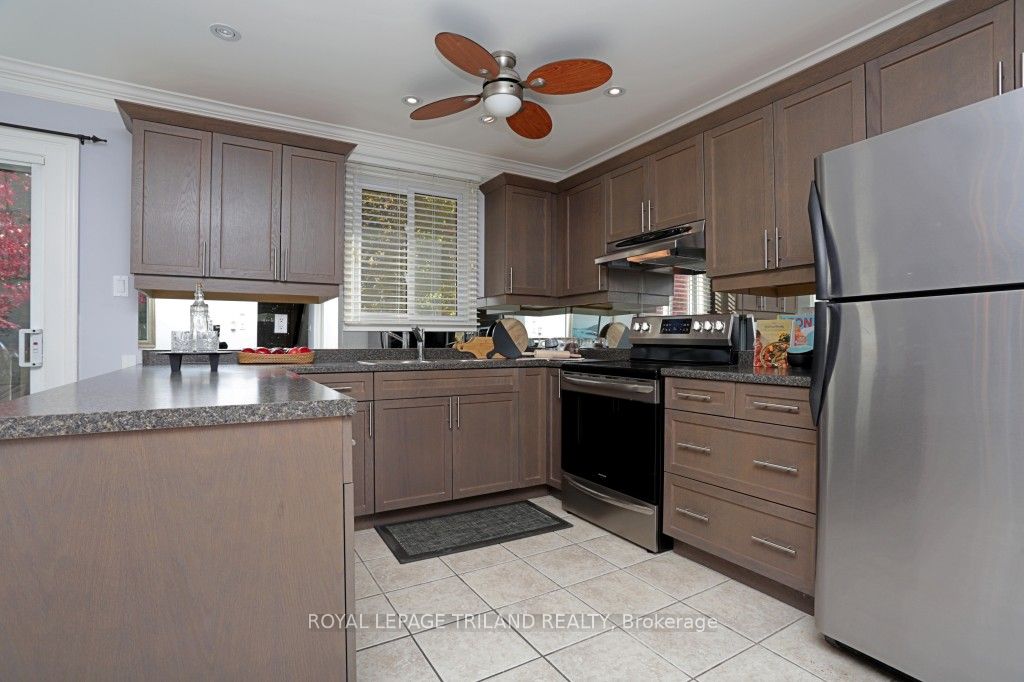 152 Monmore Rd Property Photo 10