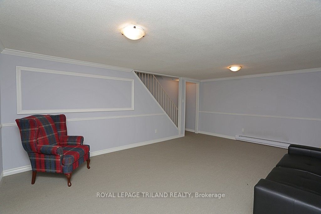 152 Monmore Rd Property Photo 11