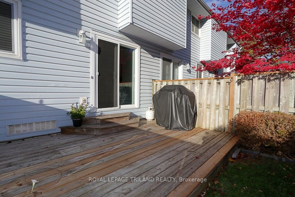 152 Monmore Rd Property Photo 25