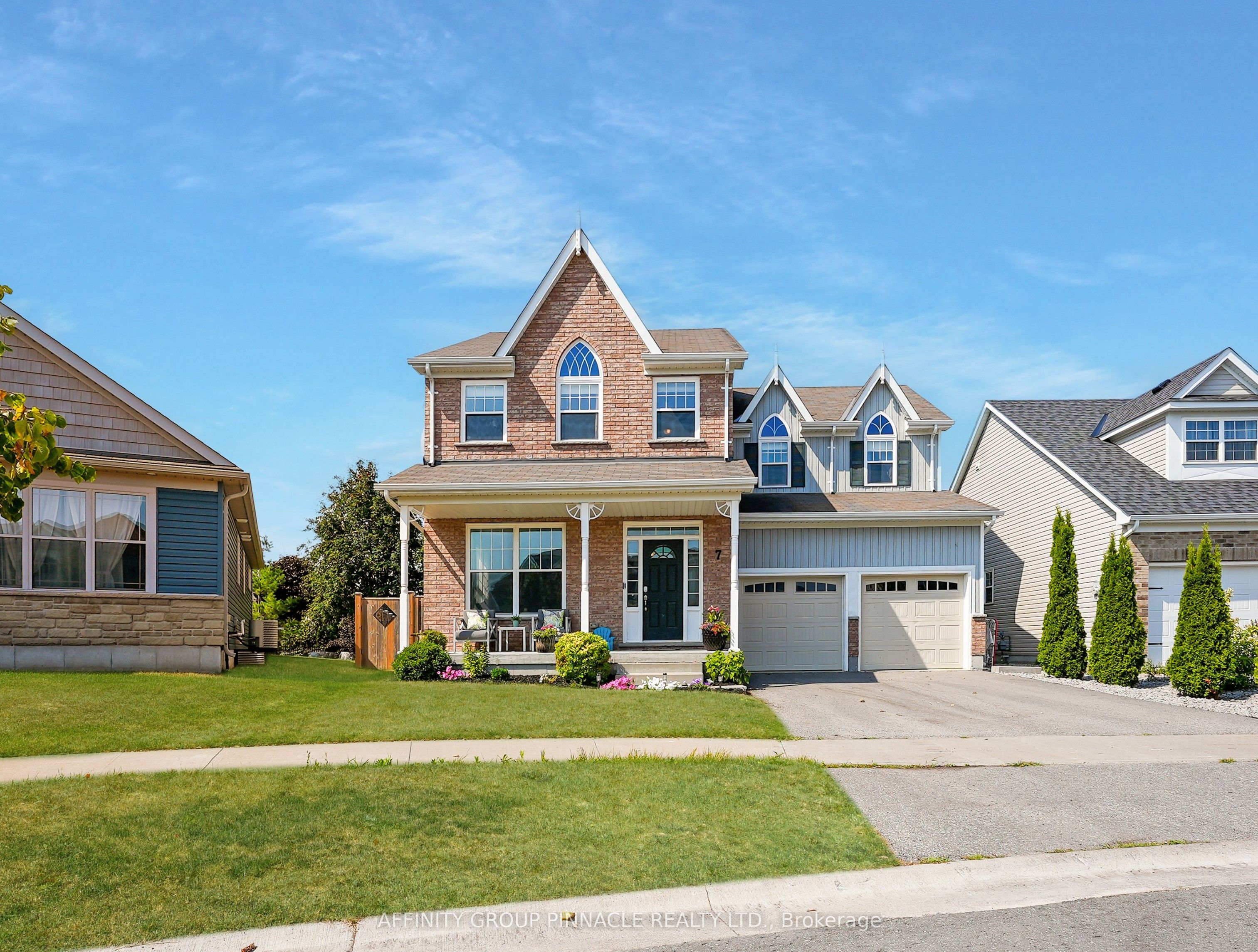 7 Brackendale Trail Property Photo 2