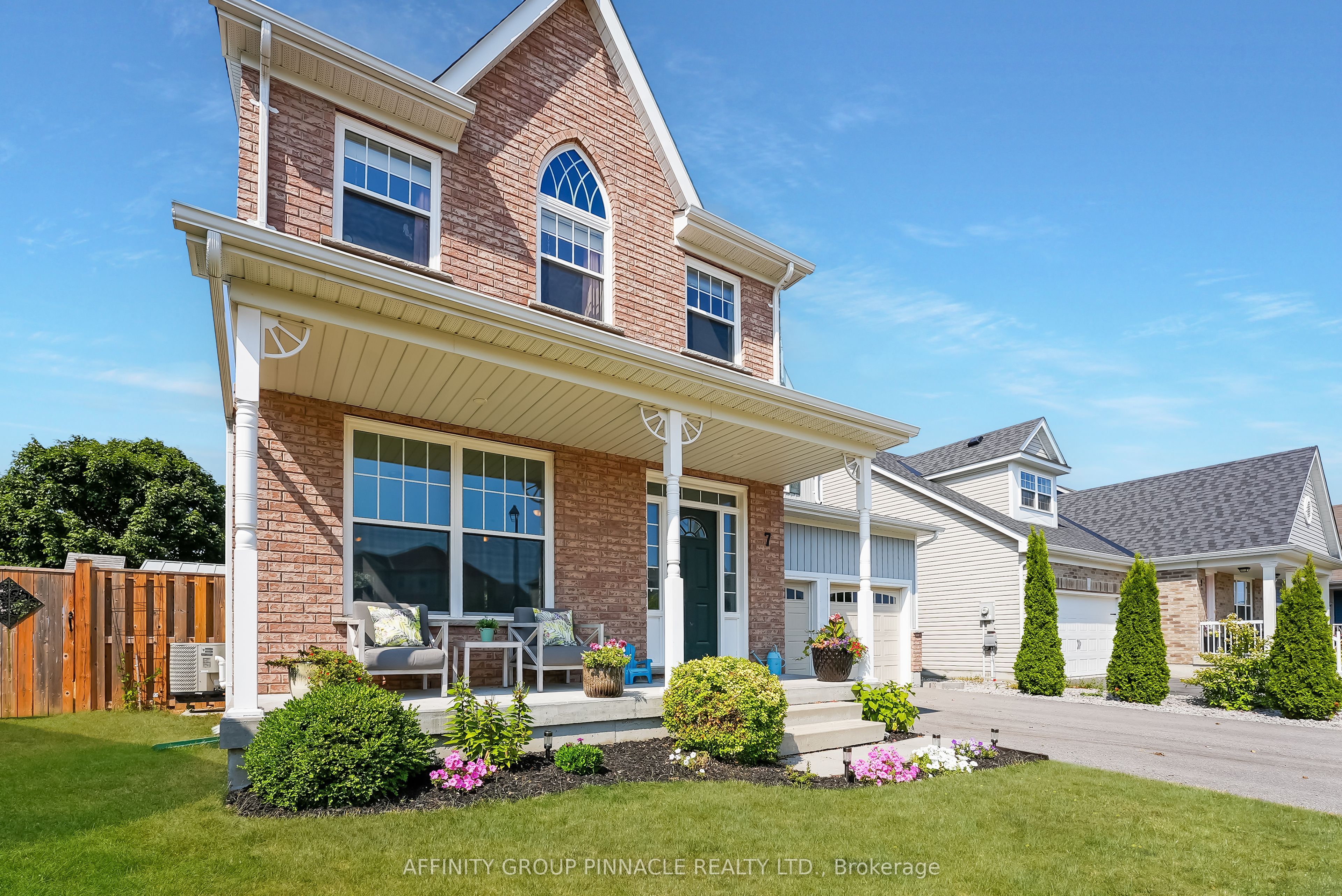 7 Brackendale Trail Property Photo 3