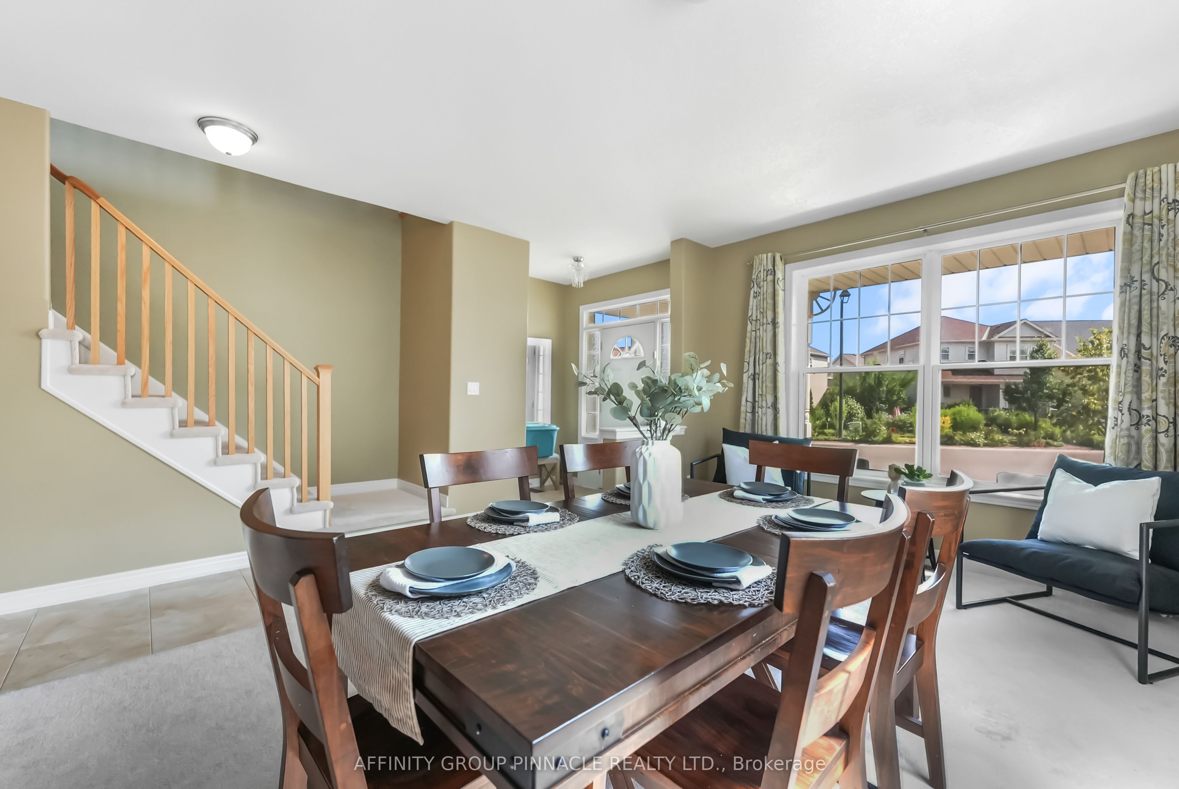 7 Brackendale Trail Property Photo 8