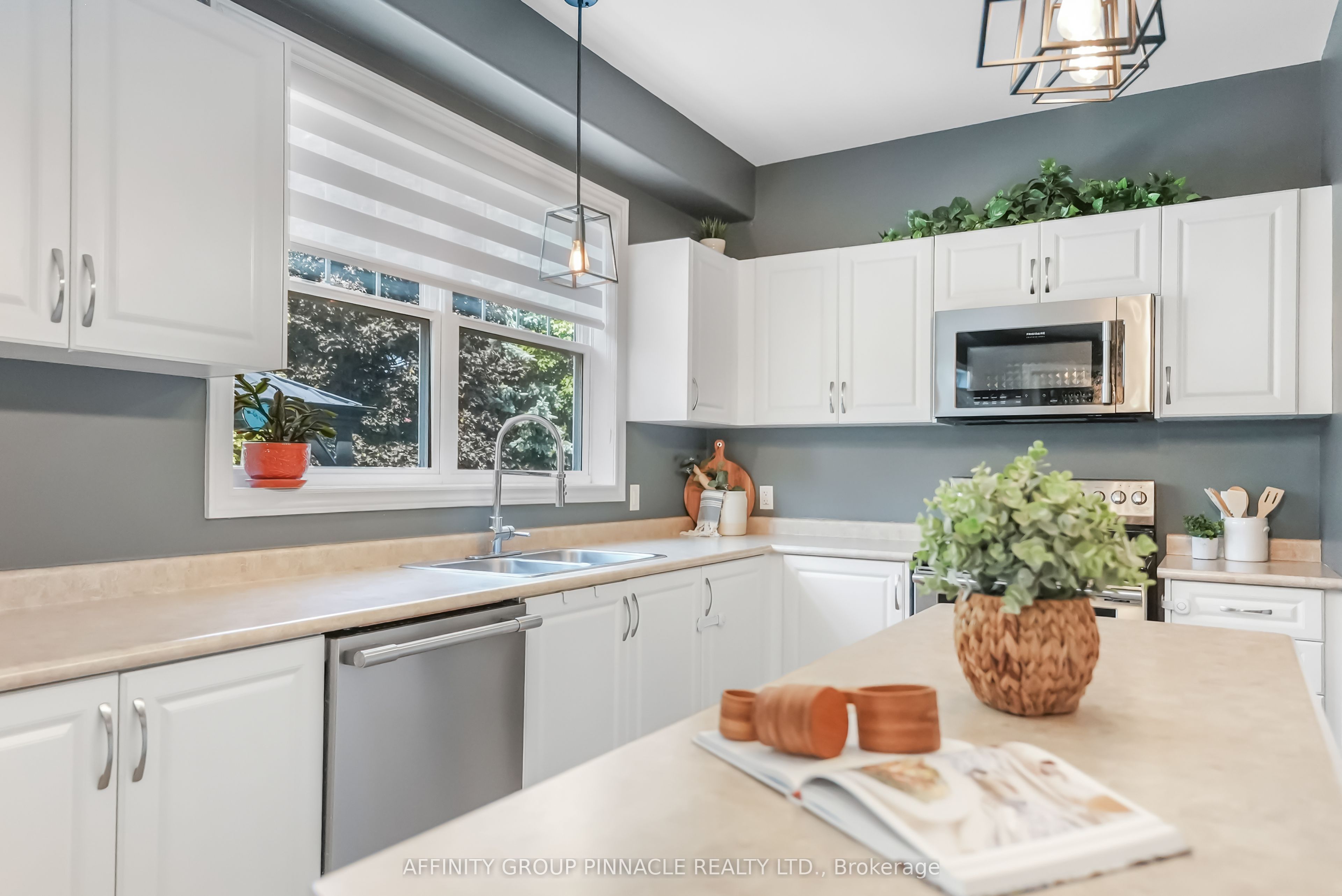 7 Brackendale Trail Property Photo 15