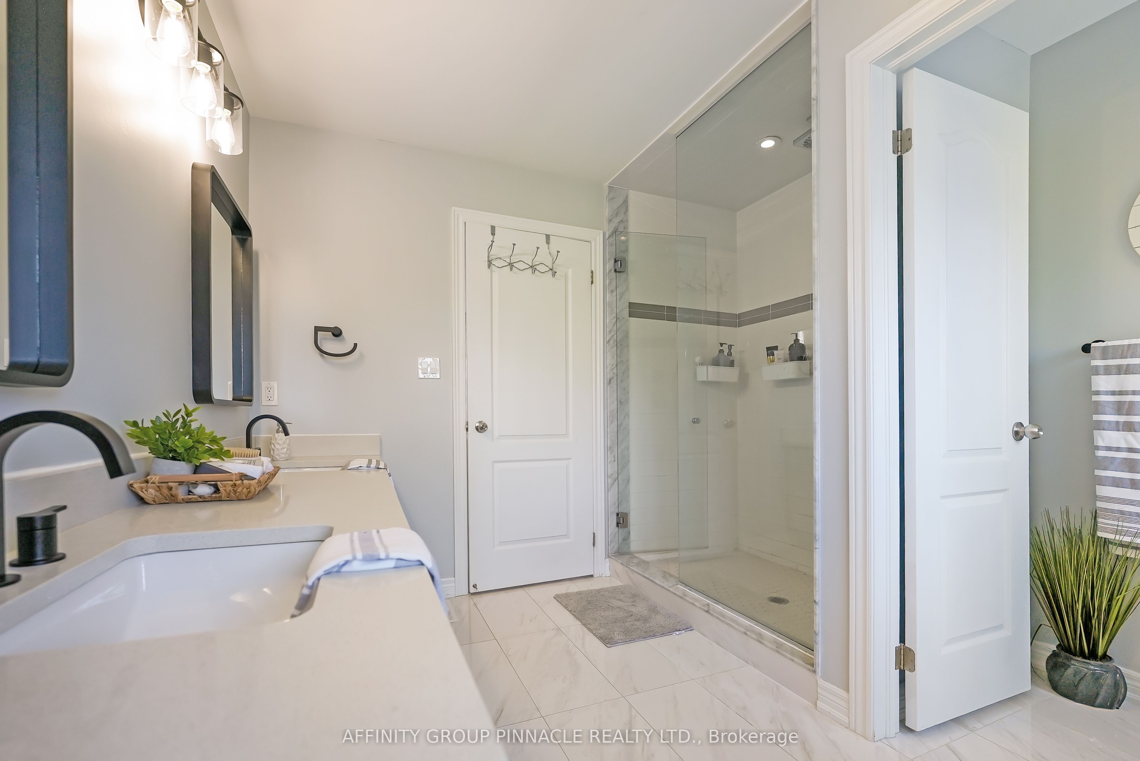 7 Brackendale Trail Property Photo 21