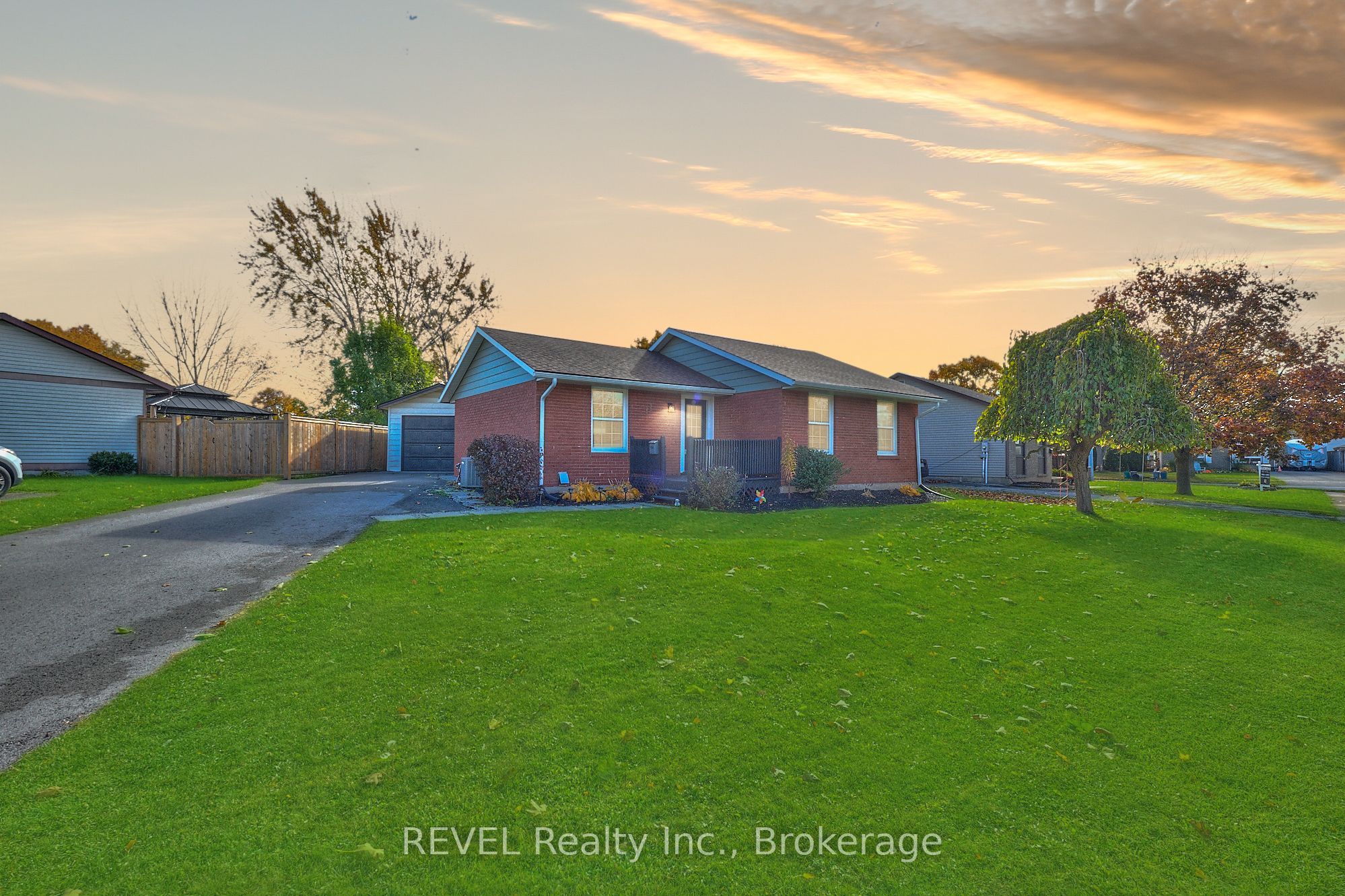 11 Newleaf Crescent Property Photo 4