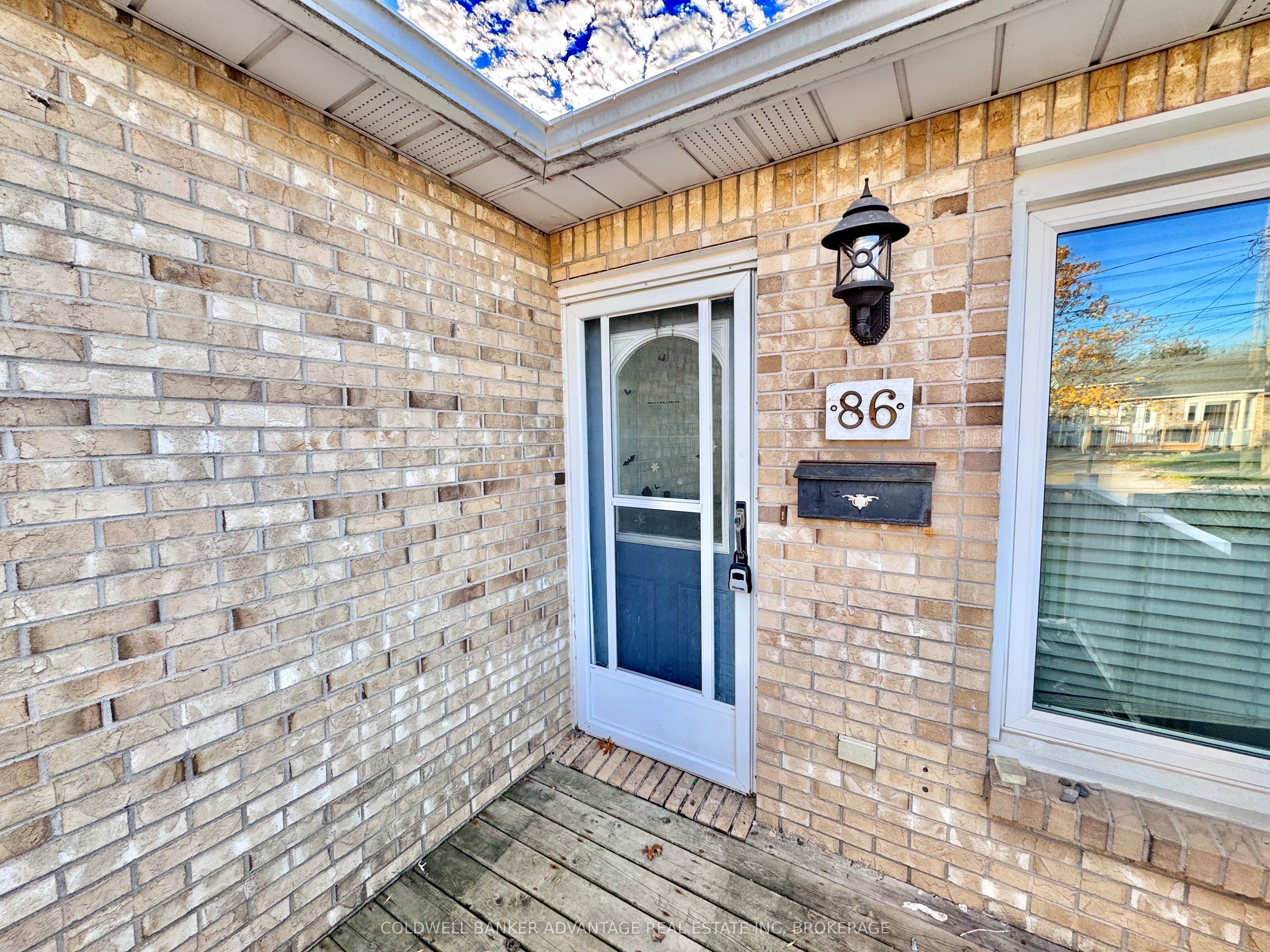 86 Commercial Street Property Photo 2