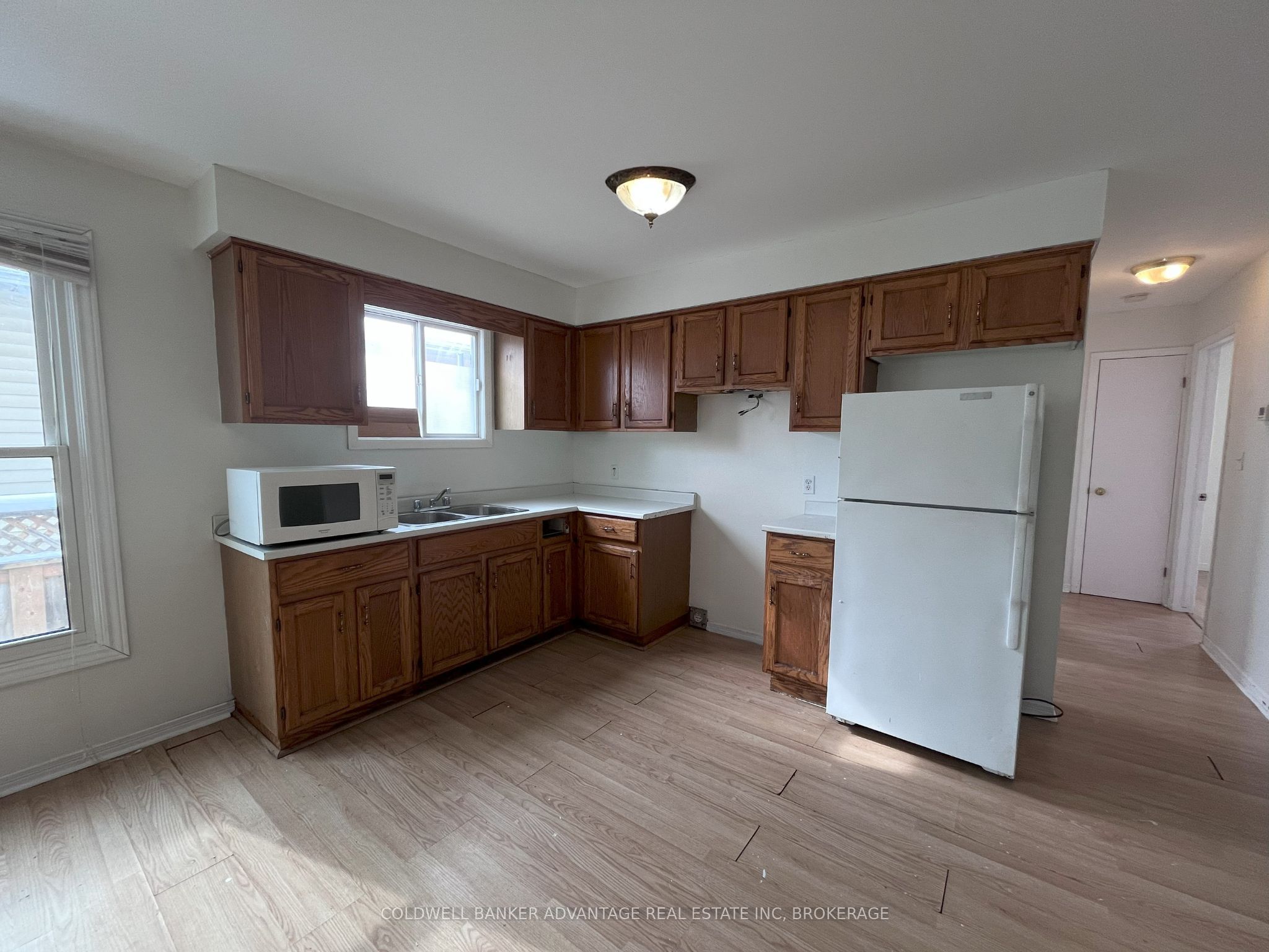 86 Commercial Street Property Photo 6