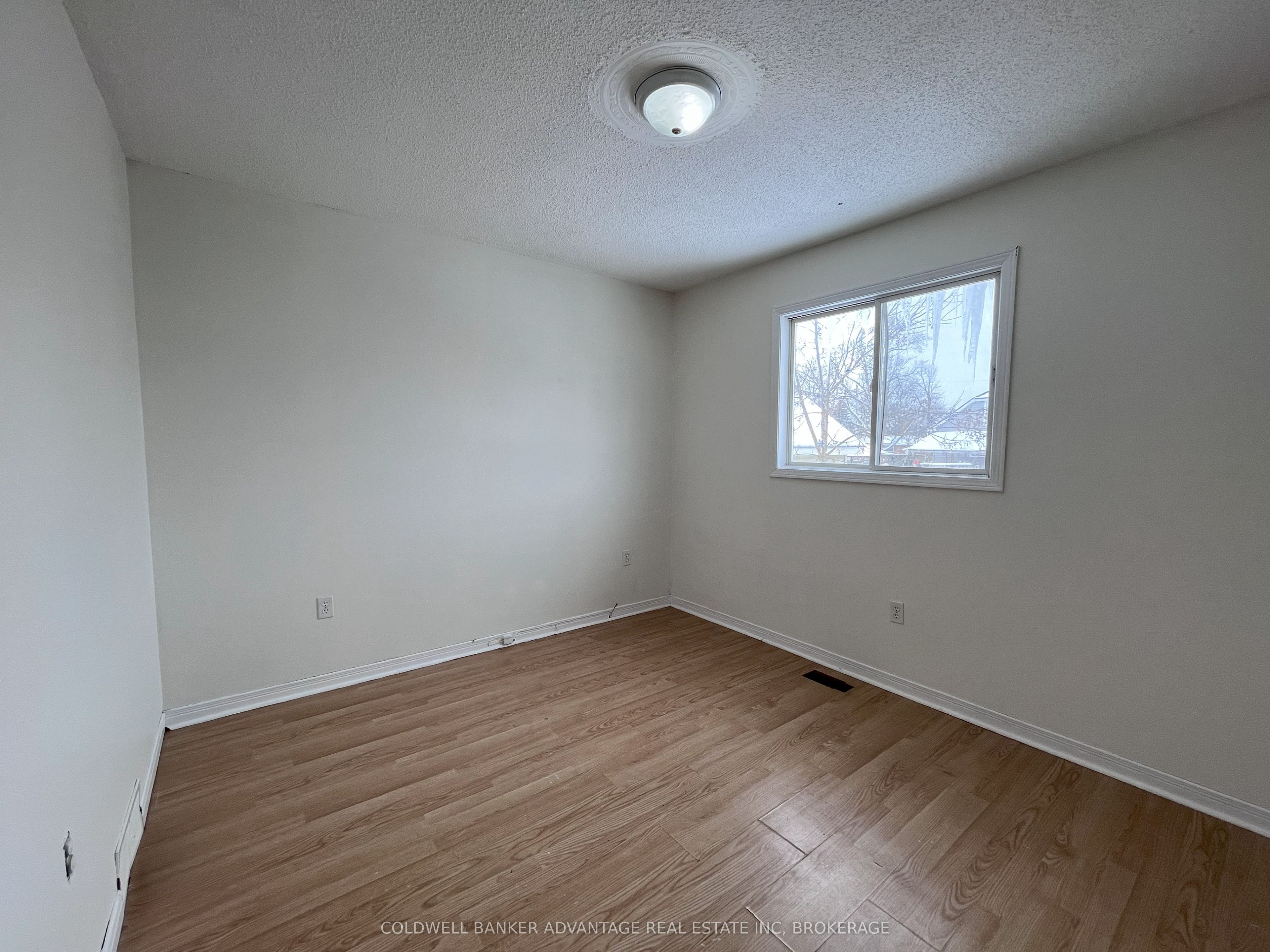 86 Commercial Street Property Photo 11