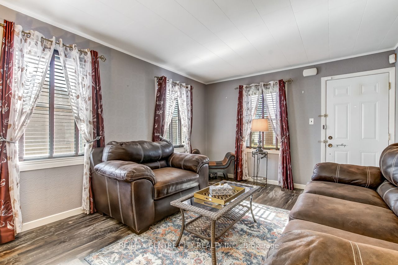 145 Hughes Street Property Photo 4