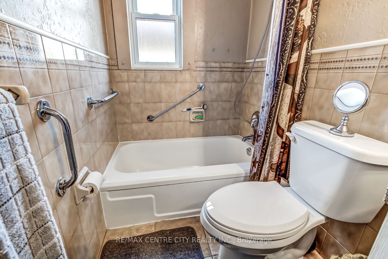 145 Hughes Street Property Photo 8