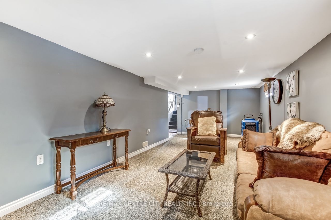 145 Hughes Street Property Photo 18