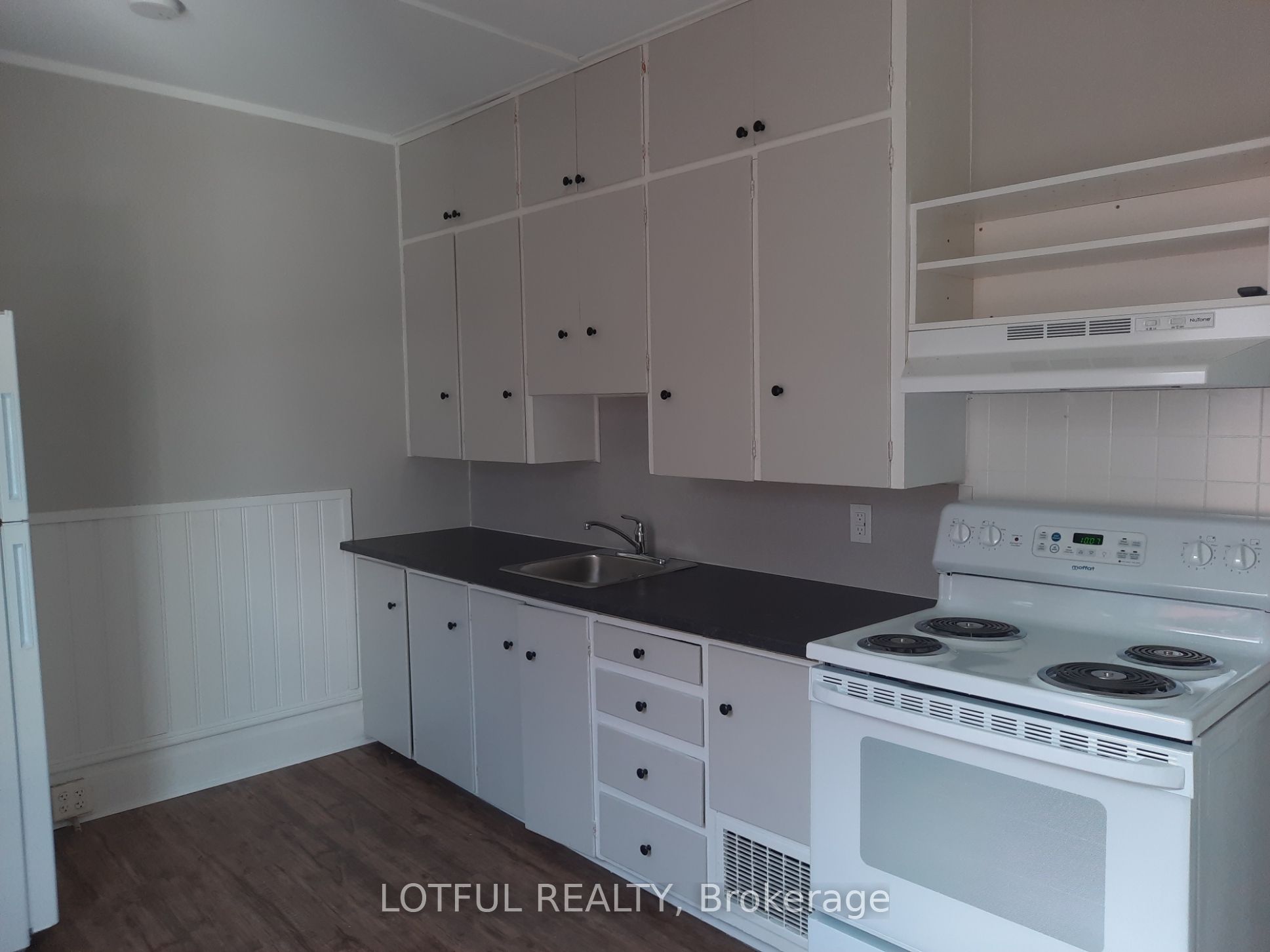 7 Montgomery Place 2 Property Photo 2