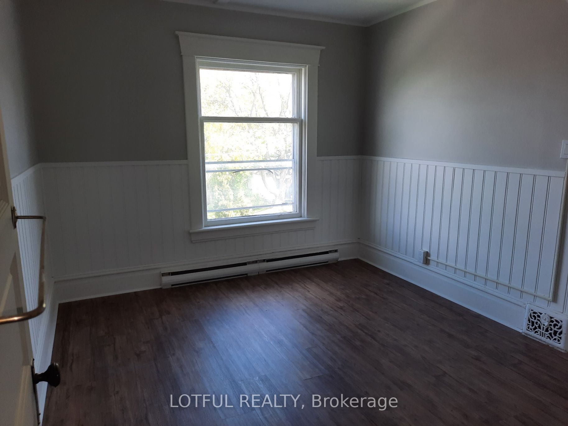 7 Montgomery Place 2 Property Photo 3