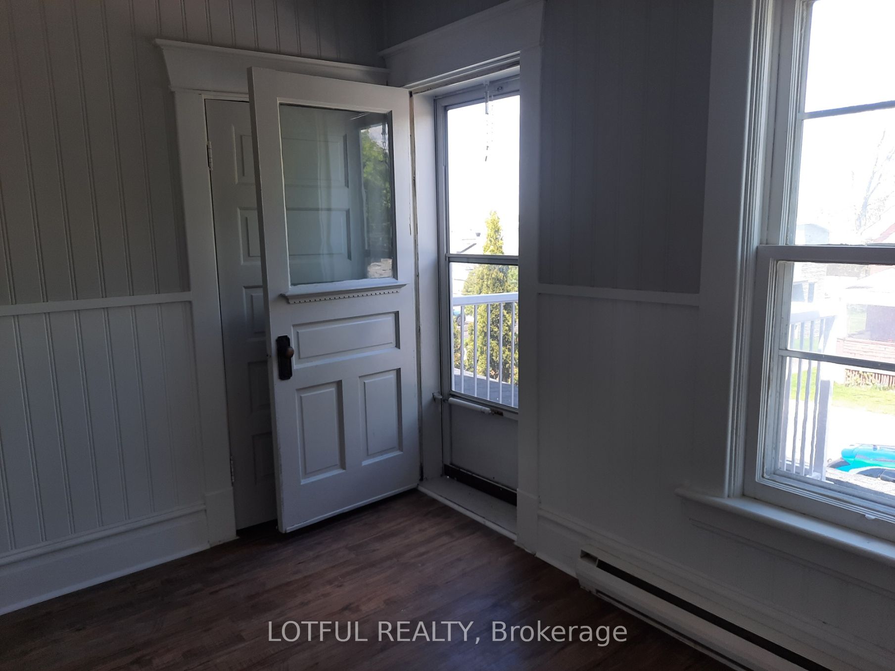 7 Montgomery Place 2 Property Photo 4