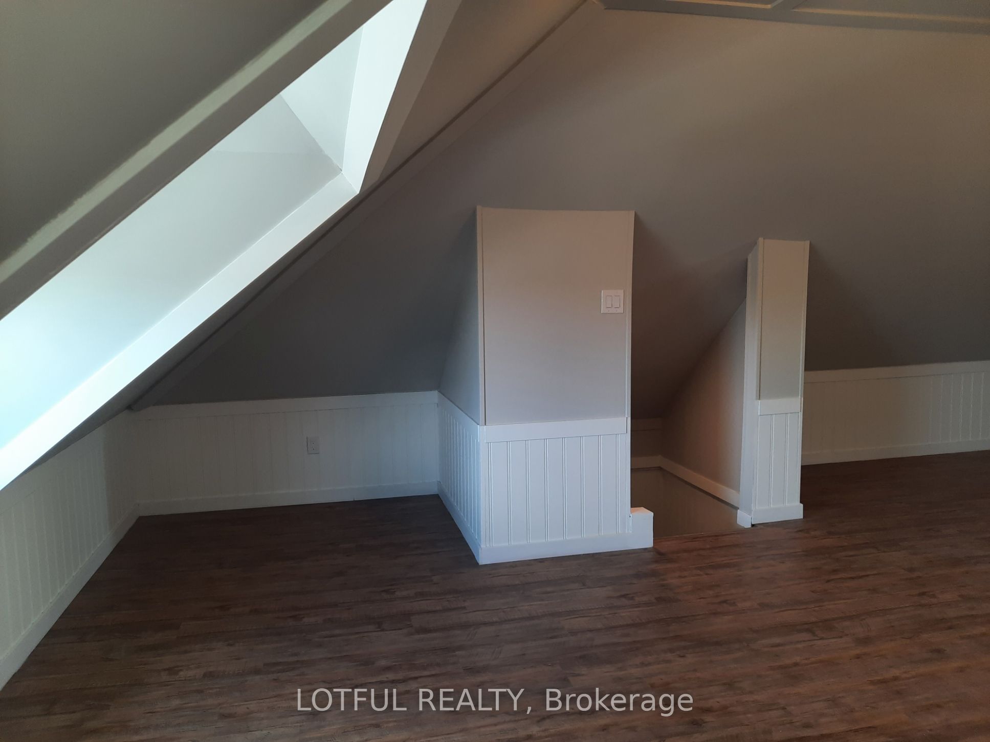 7 Montgomery Place 2 Property Photo 9