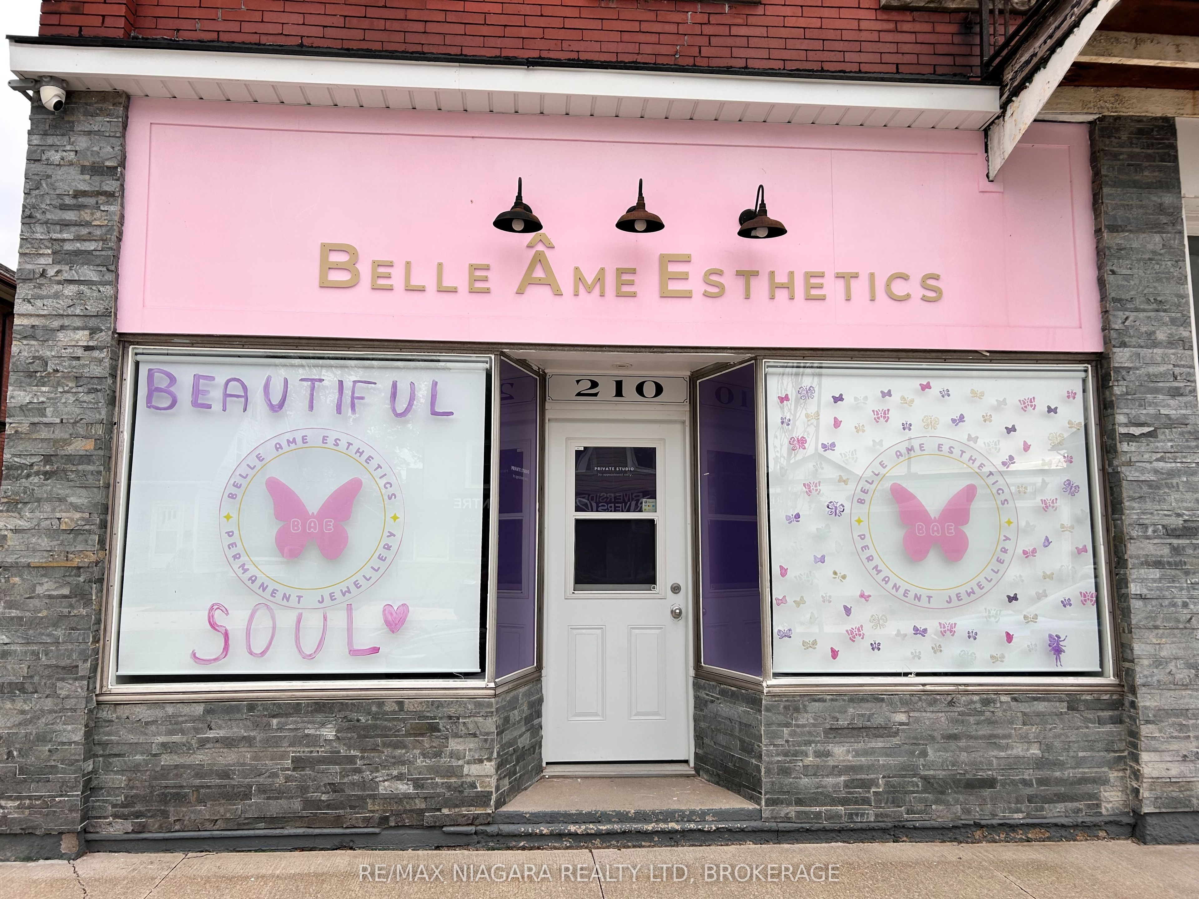 210 Jarvis St Property Photo 1